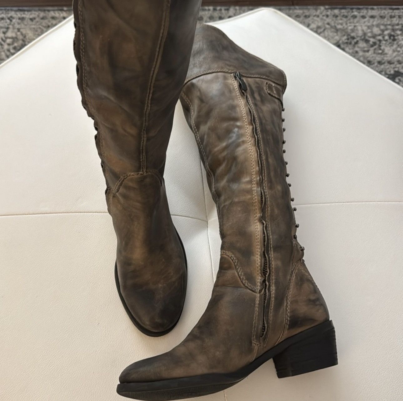 Vince Camuto Vince Camuto Antique Distressed Studded Riding Boots Size US 6 / IT 36 - 6 Thumbnail