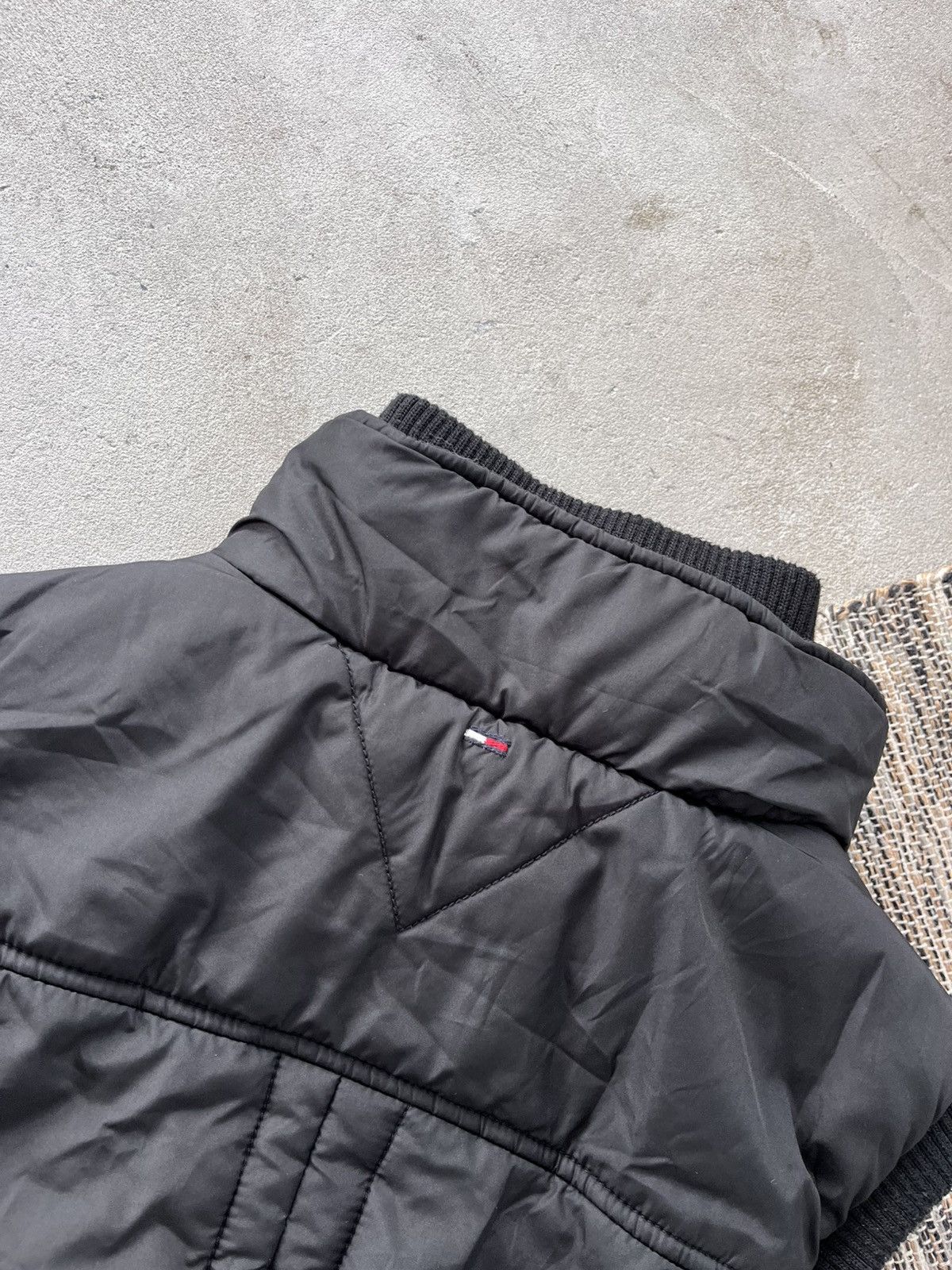 Tommy Hilfiger Vintage Tommy Hilfiger AvantGarde Black Vest Multi Pocket Size M / US 6-8 / IT 42-44 - 12 Thumbnail