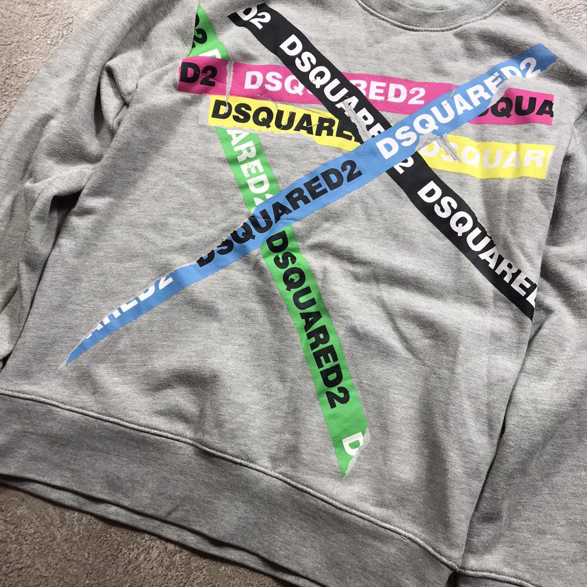 Vintage Vintage 90s Dsquared2 Graphic Sweatshirt Streetwear Washed M Size US M / EU 48-50 / 2 - 4 Thumbnail