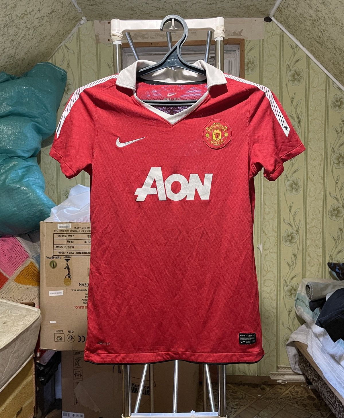 Nike Nike Manchester United Women’s 2010 Home Second Dad Jersey Size XS / US 0-2 / IT 36-38 - 1 Thumbnail