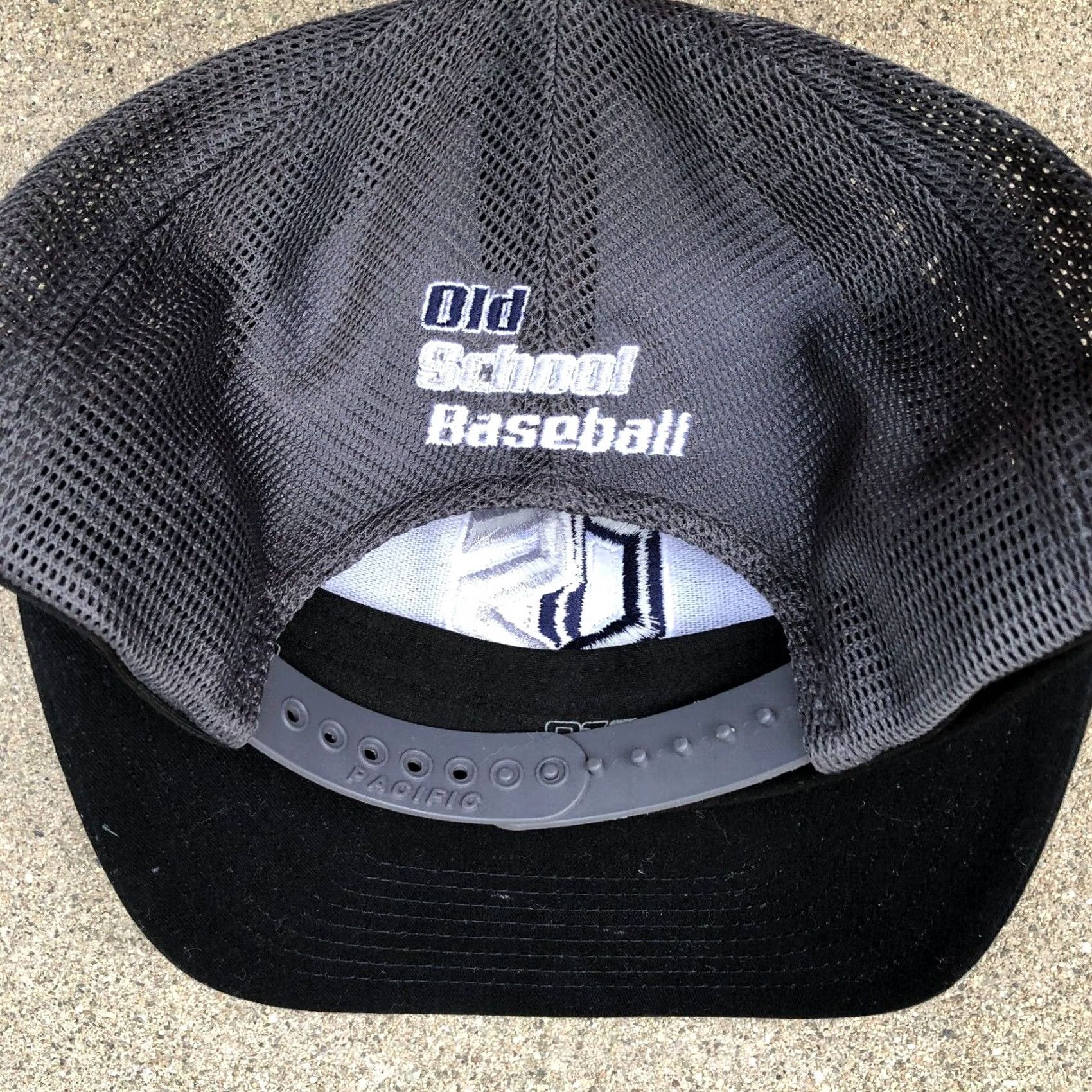 Vintage PACIFIC HEADWEAR Old School Baseball Snapback Hat Men's Black Grey Cap Hat Size ONE SIZE - 3 Thumbnail