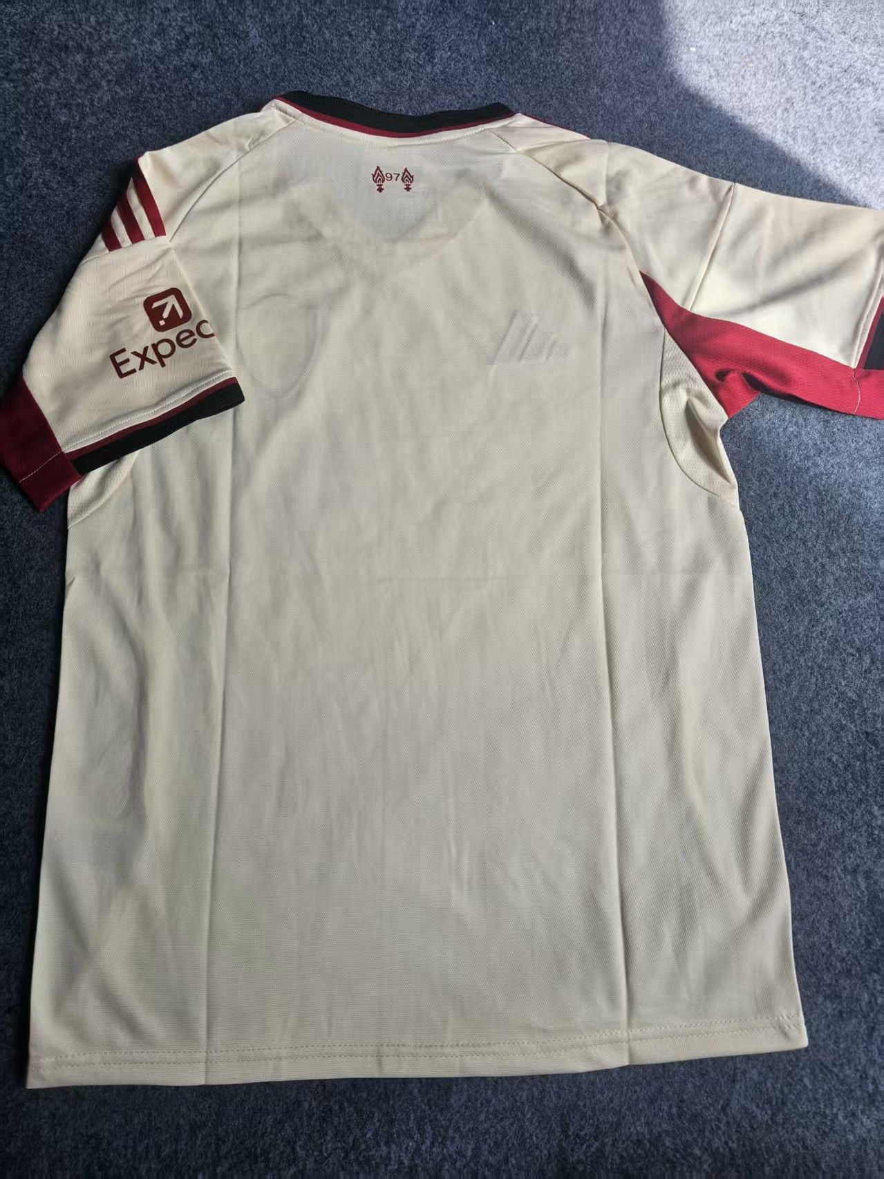 Other 2025 26 Liverpool Jersey Third Away M Size US M / EU 48-50 / 2 - 2 Thumbnail