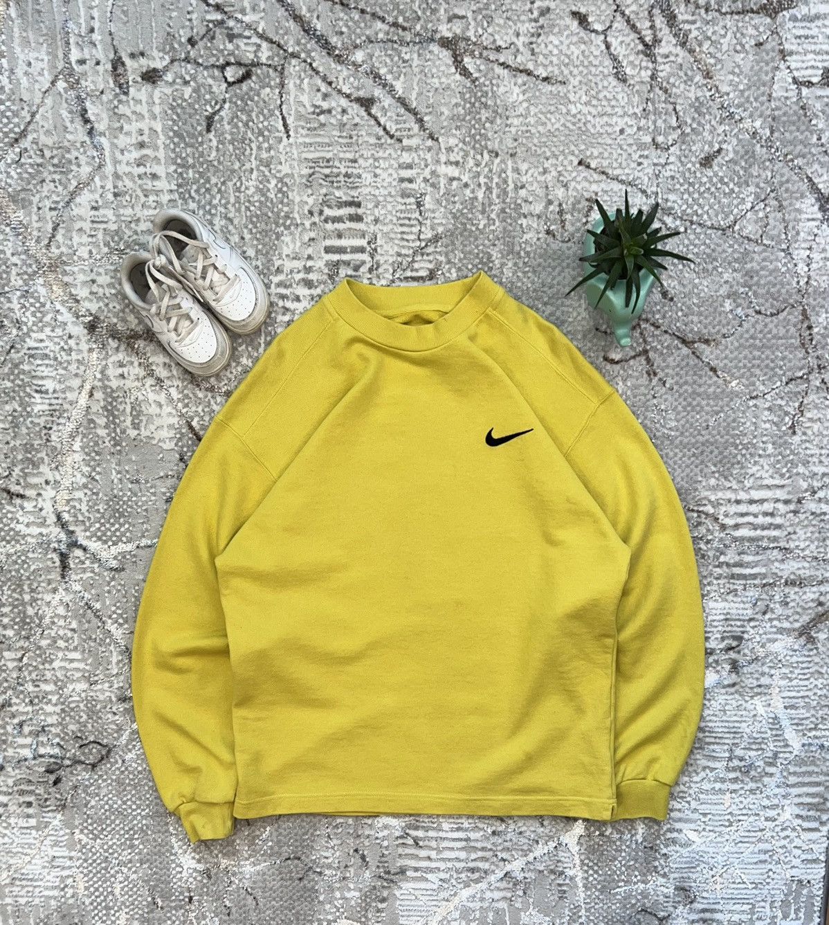 Nike × Vintage NIKE 90S VINTAGE SWOOSH LOGO SWEATSHIRT BOXY FIT CREWNECK Size US S / EU 44-46 / 1 - 1 Thumbnail