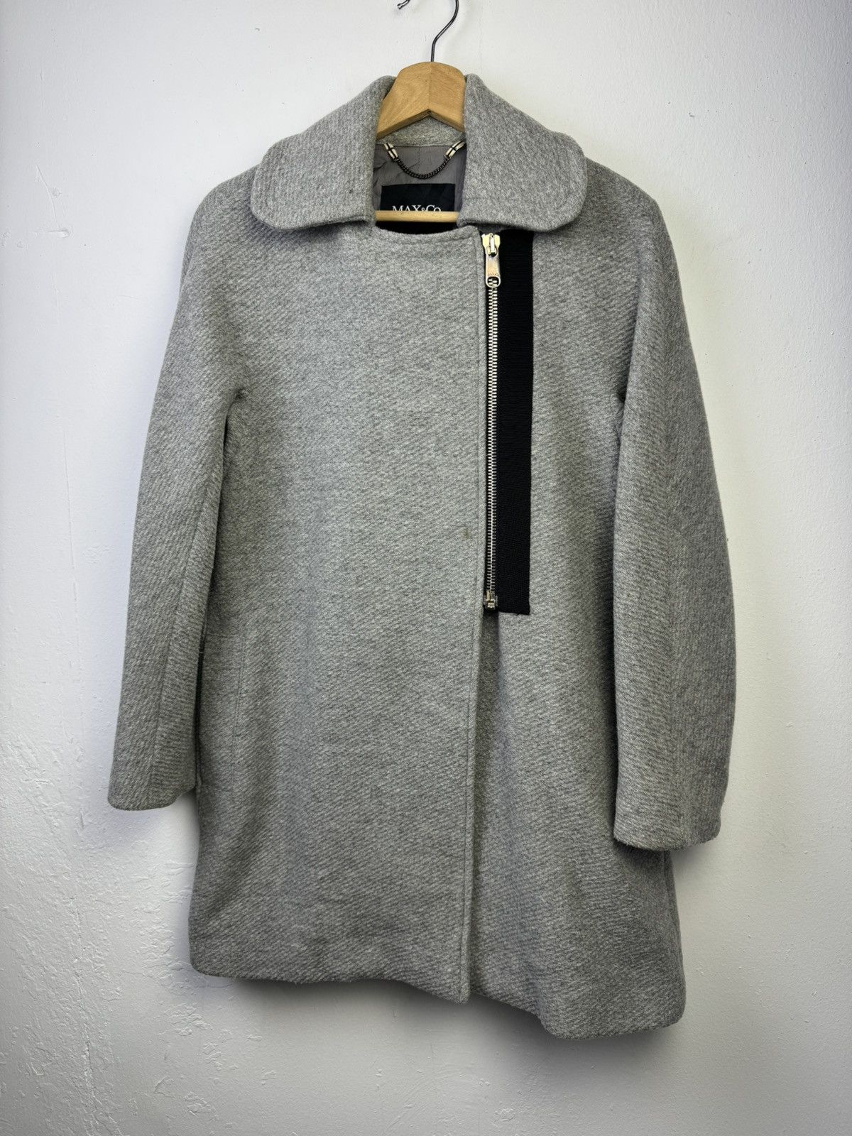 MAX&Co. Max&Co. wool-blend coat featuring a side zipper design Size M / US 6-8 / IT 42-44 - 3 Thumbnail