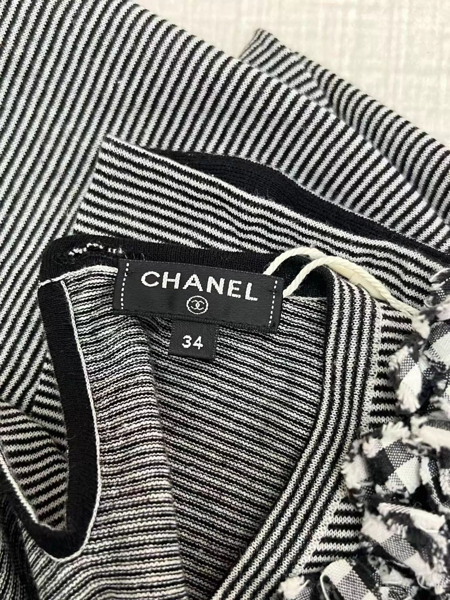 Chanel CHANEL Stripe Knit Short Sleeve Top Size 34 Size XS / US 0-2 / IT 36-38 - 4 Thumbnail