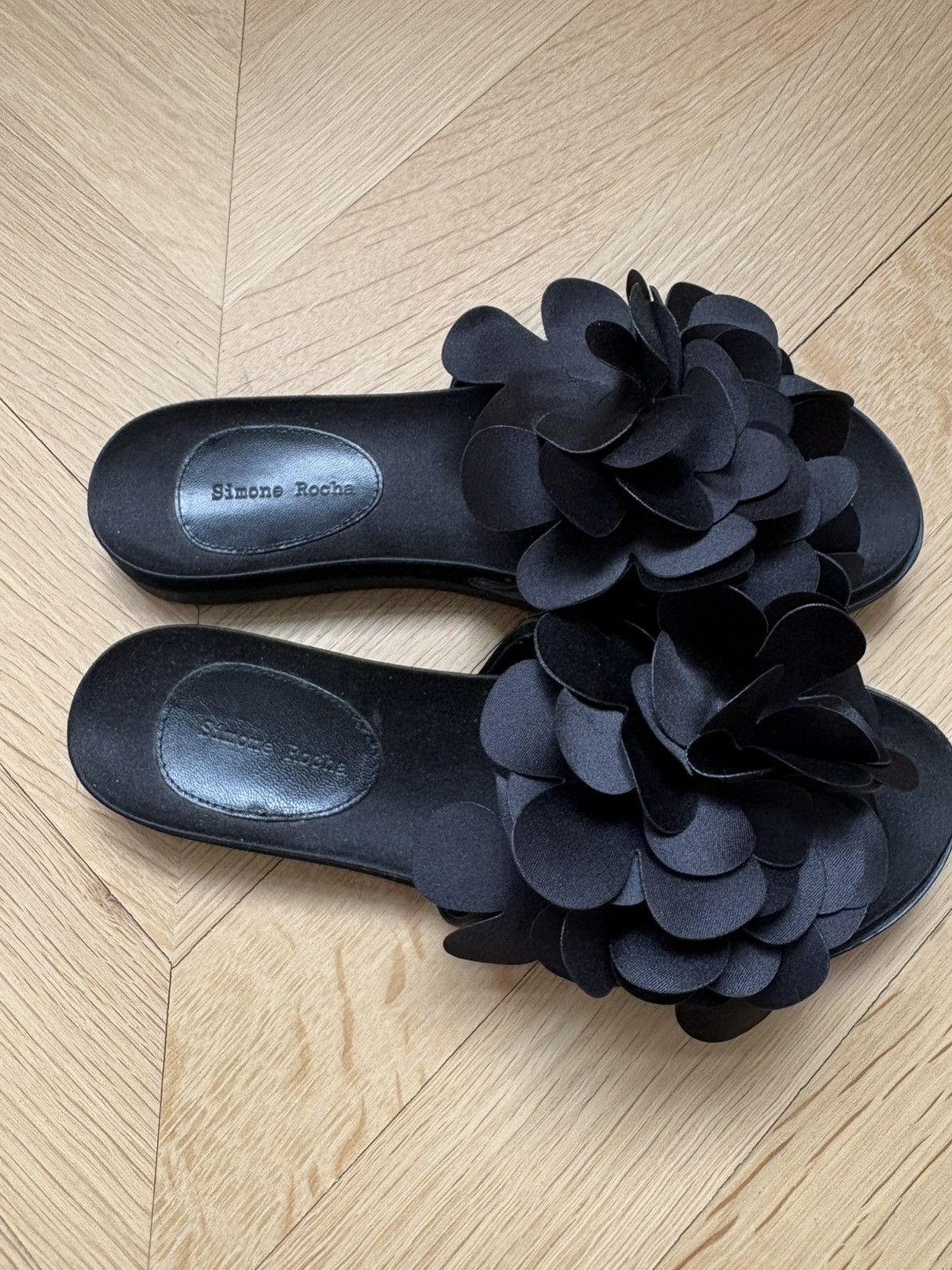 Simone Rocha SIMONE ROCHA BLACK 3D FLOWER SLIDES WOMENS 39 Size US 9 / IT 39 - 7 Thumbnail