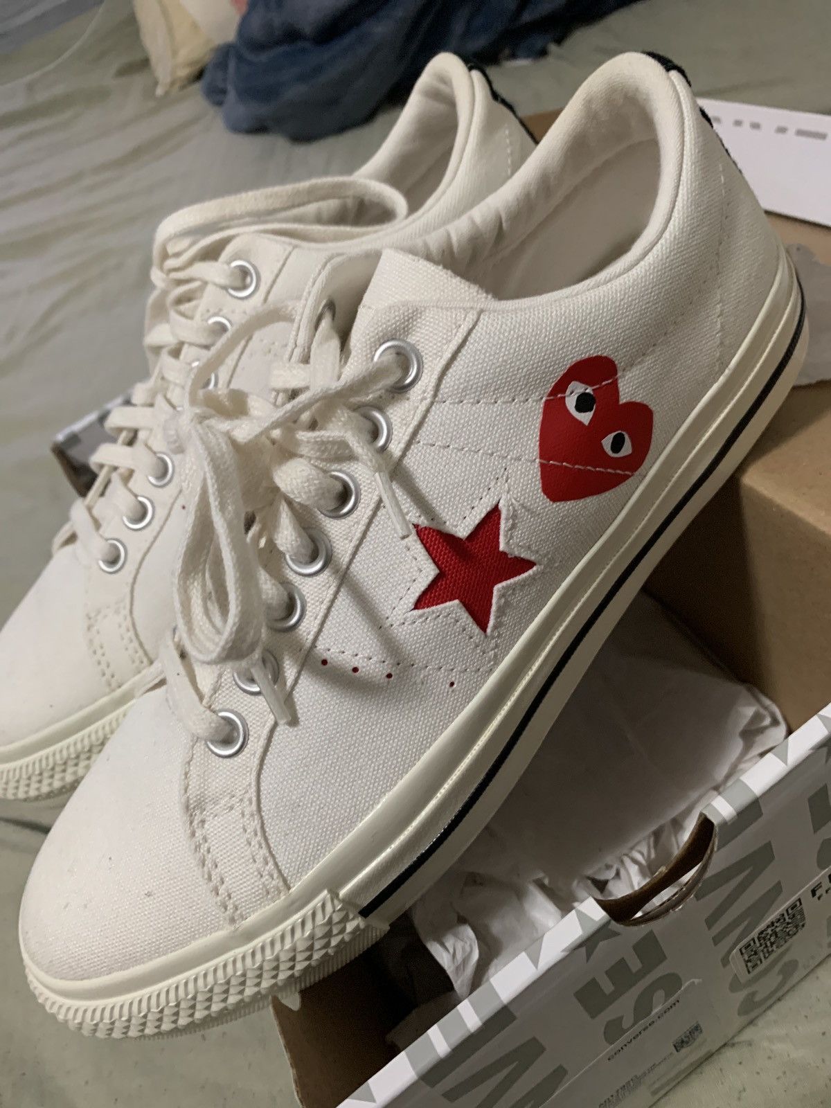 Comme des Garcons PLAY × Converse Converse comme des garcons play one star ox cloud dancer Size US 9 / EU 42 - 3 Thumbnail