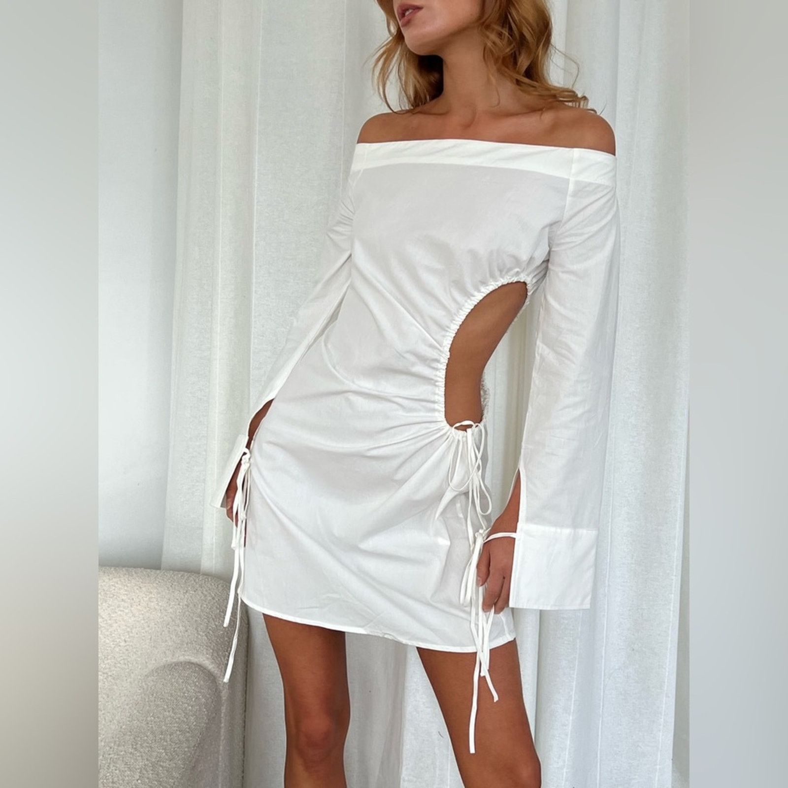 Other Isalis Hampton Off The Shoulder One Side Cut Out Dress L Size L / US 10 / IT 46 - 1 Thumbnail