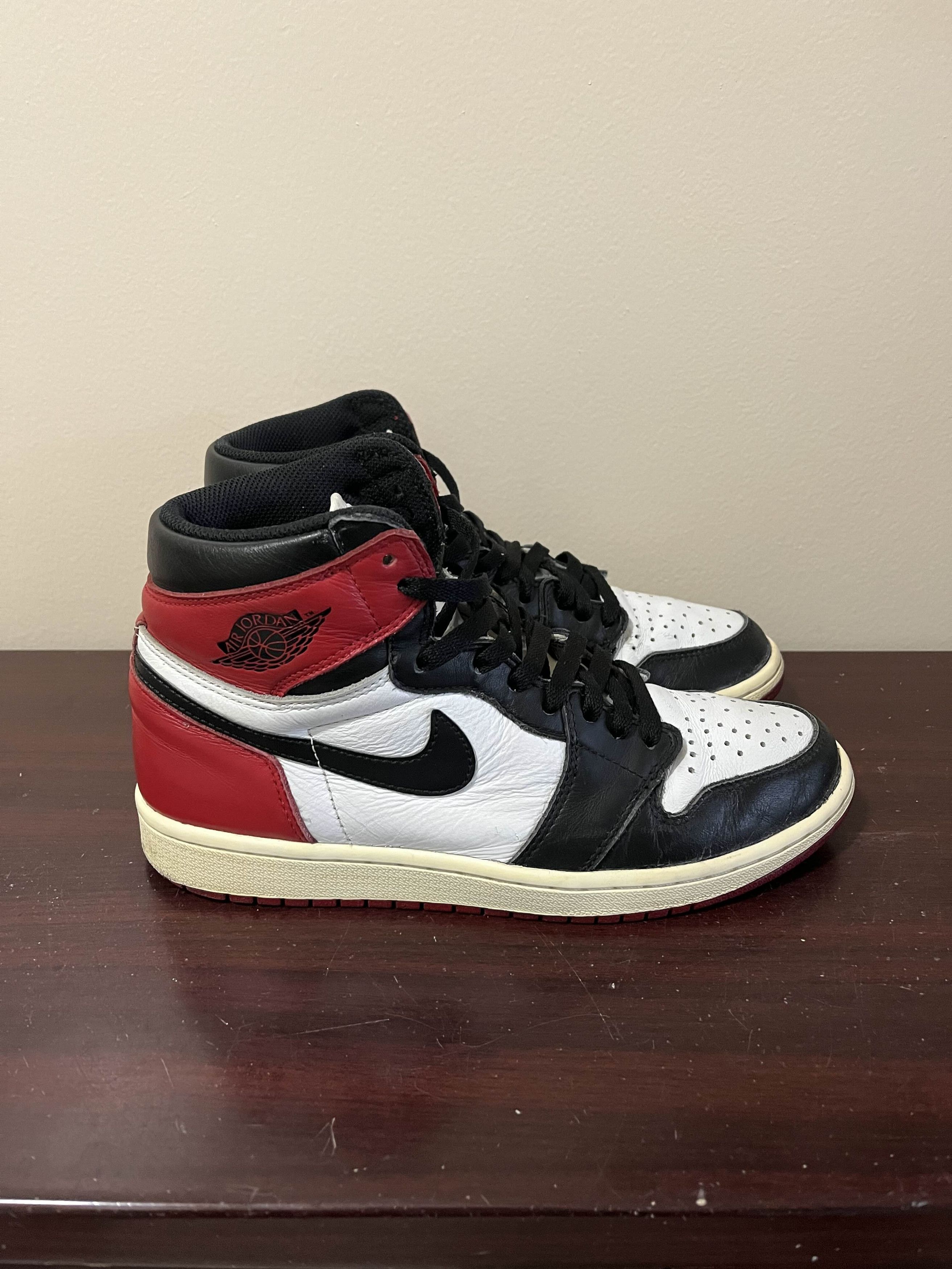 Jordan Brand 2016 Jordan 1 Black Toe Size US 8.5 / EU 41-42 - 3 Thumbnail
