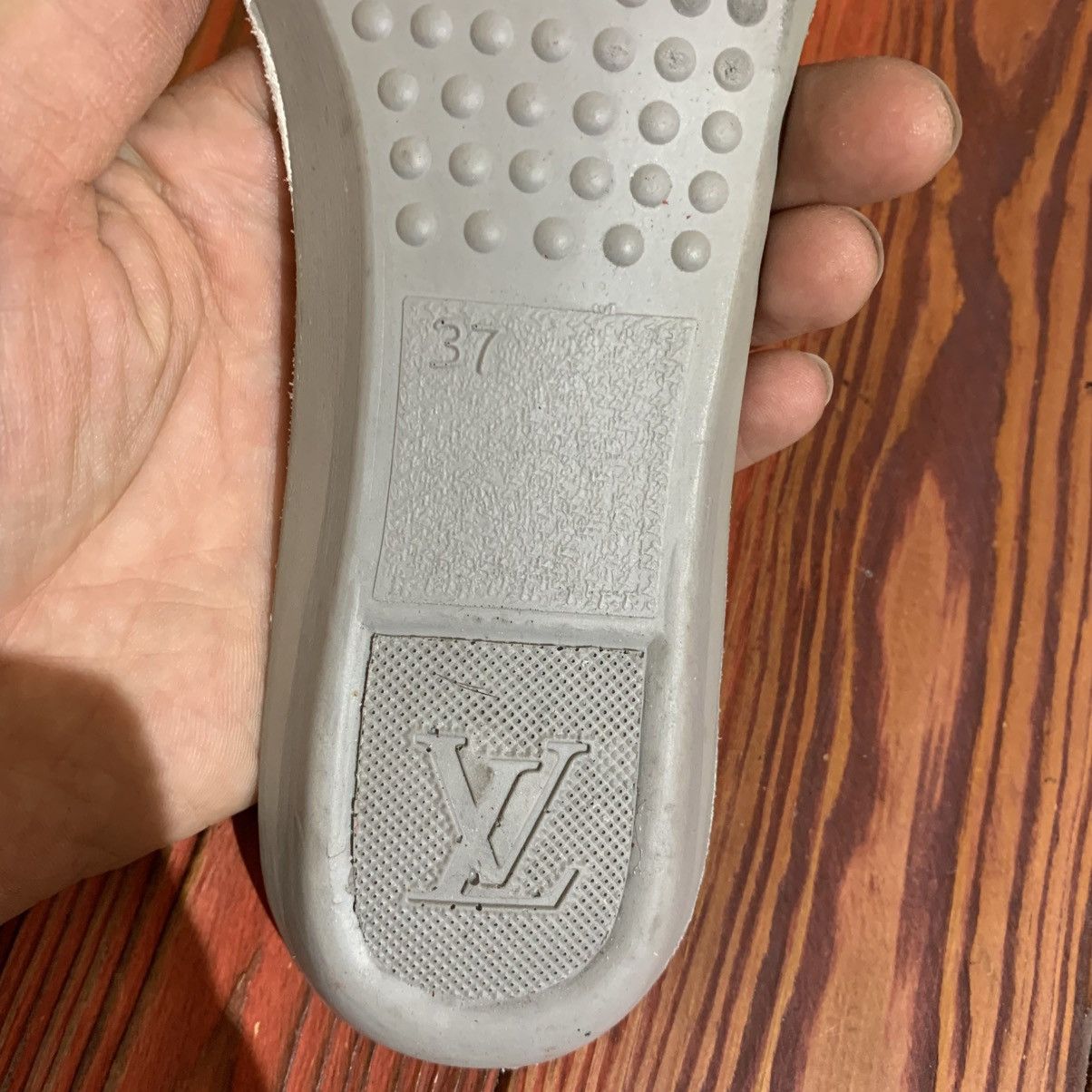Louis Vuitton Louis Vuitton Women’s Suede Sneakers Size 37 Size US 7 / IT 37 - 19 Thumbnail