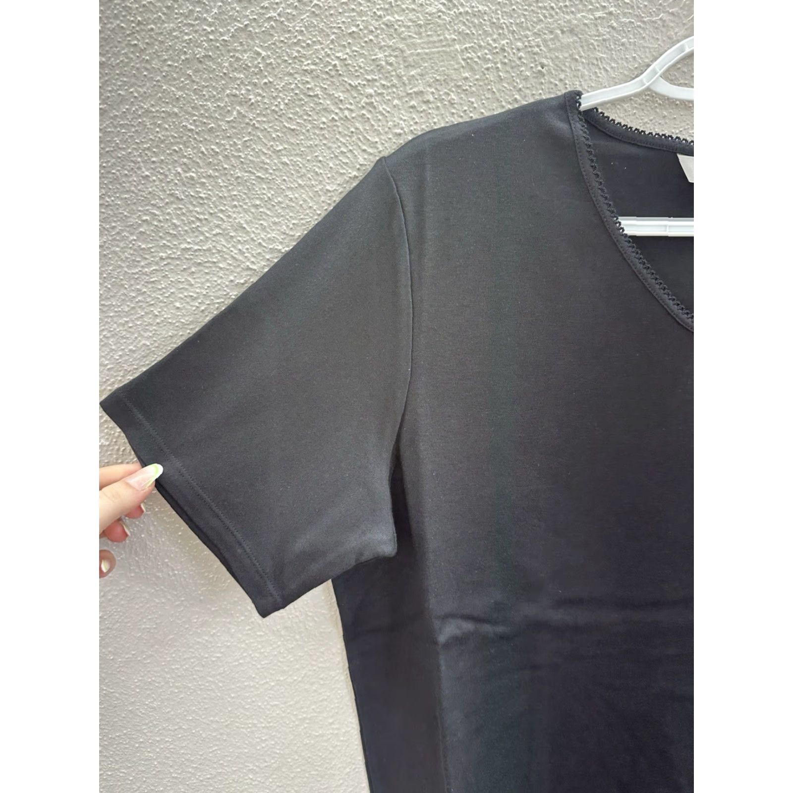 Vintage Draper's & Damon's Womens Shirt L Black Short Sleeve V-Neck M14629 Shirt Womens Large Black Short Sleeve V-Neck Size L / US 10 / IT 46 - 2 Thumbnail