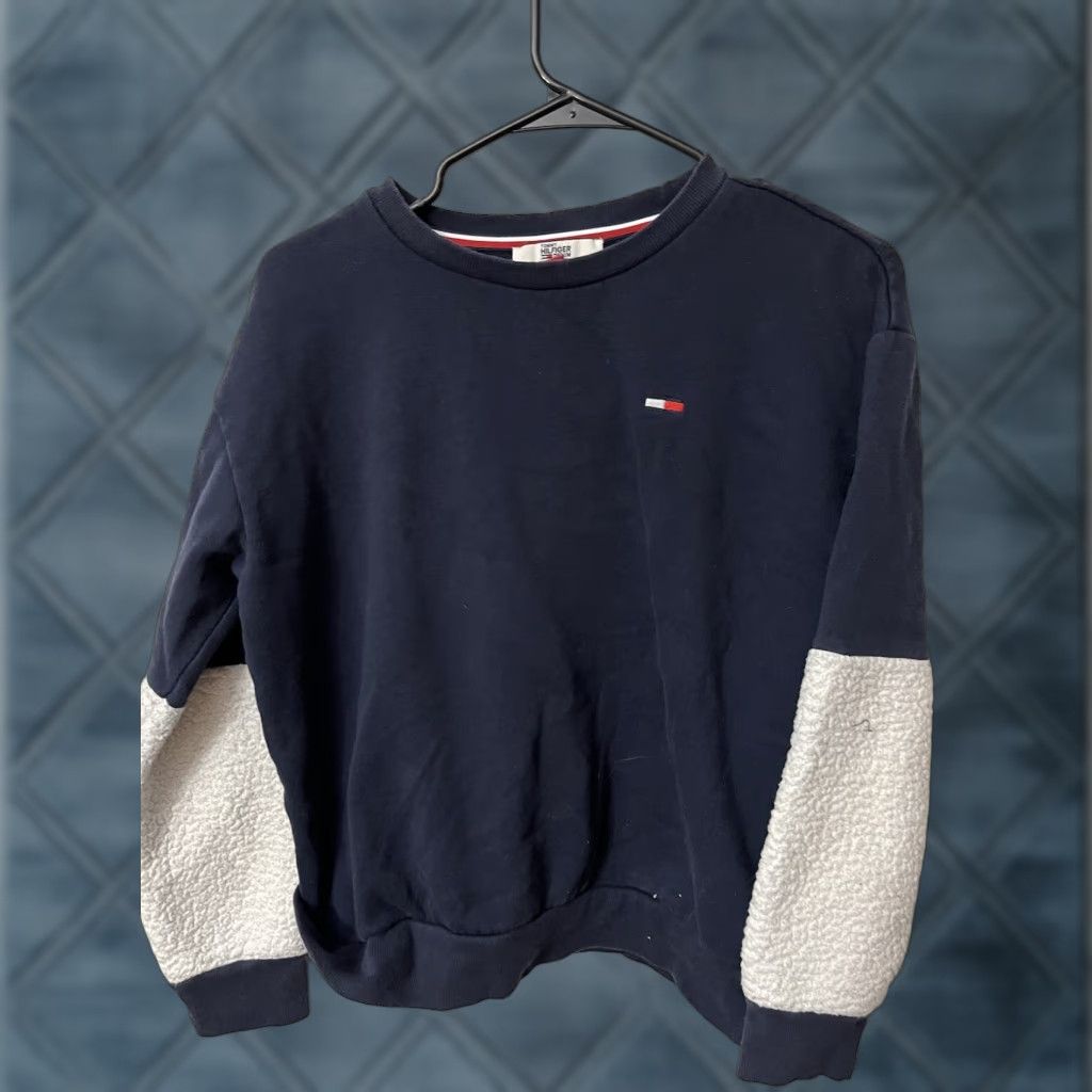 Tommy Hilfiger VINTAGE Tommy Hilfiger Sweater Shirt Women M Navy Sherpa Sleeves Shirt Adult Medium Navy Mens/Womens Size US M / EU 48-50 / 2 - 1 Thumbnail