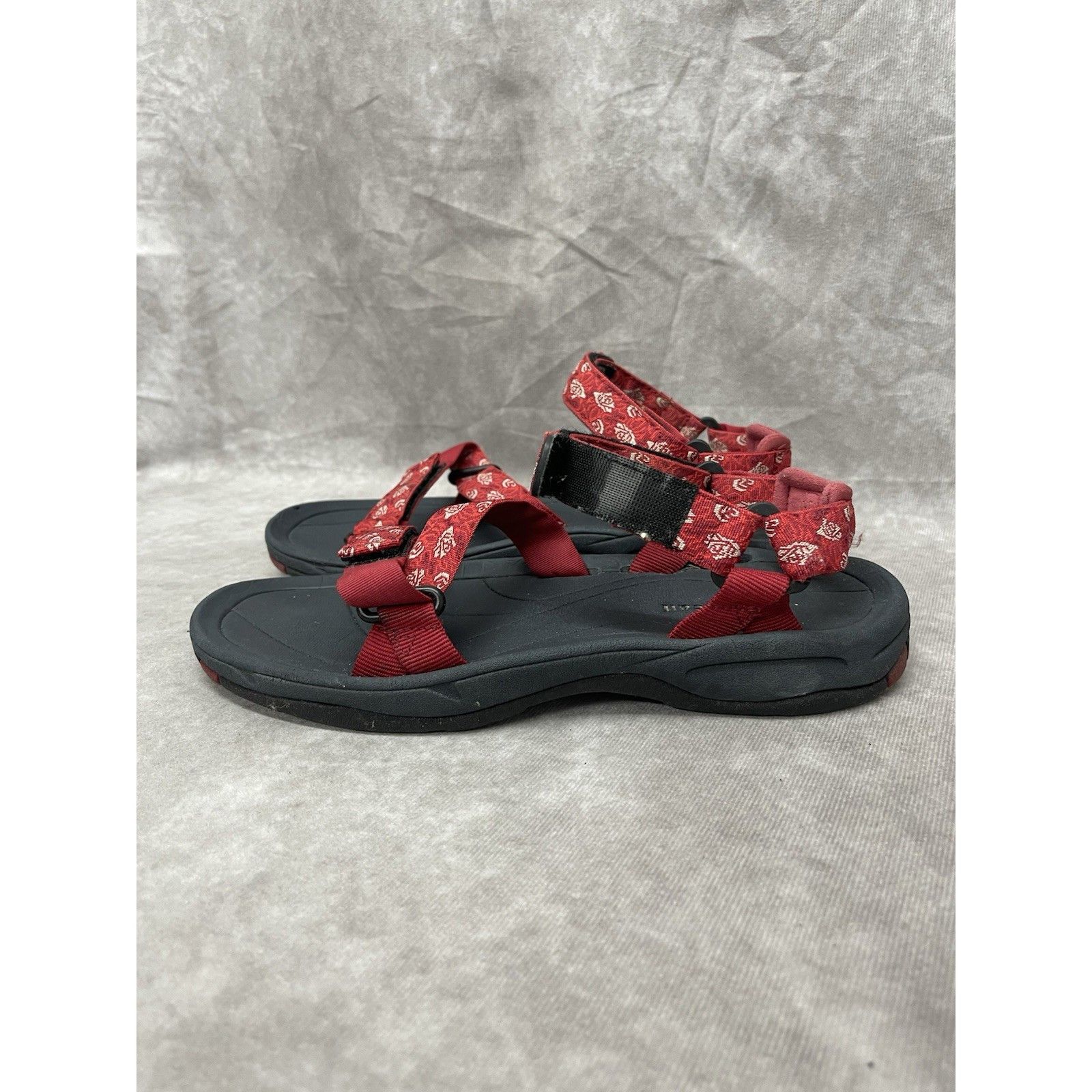 L.L. Bean LL BEAN Women's Red Nylon Hook & Loop Strappy Sport Sandals Size US 8.5 / IT 38.5 - 2 Thumbnail