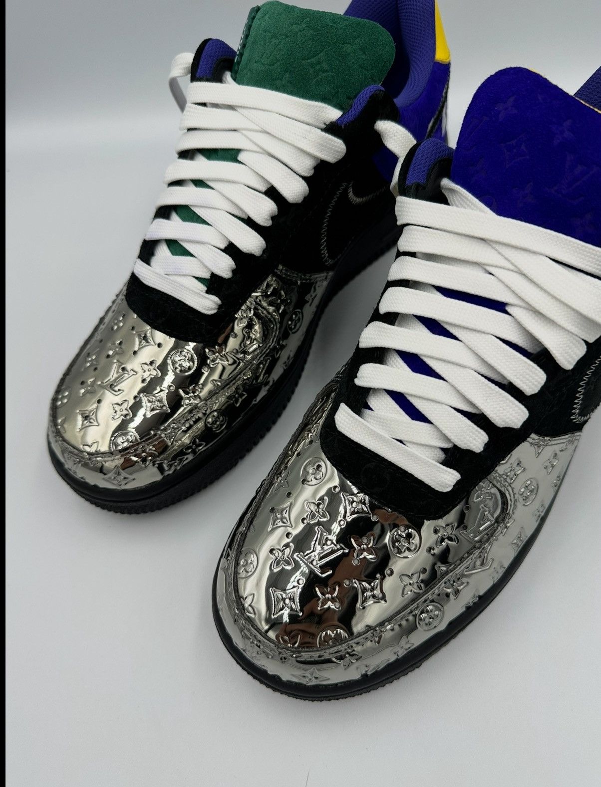 Louis Vuitton Louis Vuitton x Nike Air Force Size US 8 / EU 41 - 14 Thumbnail