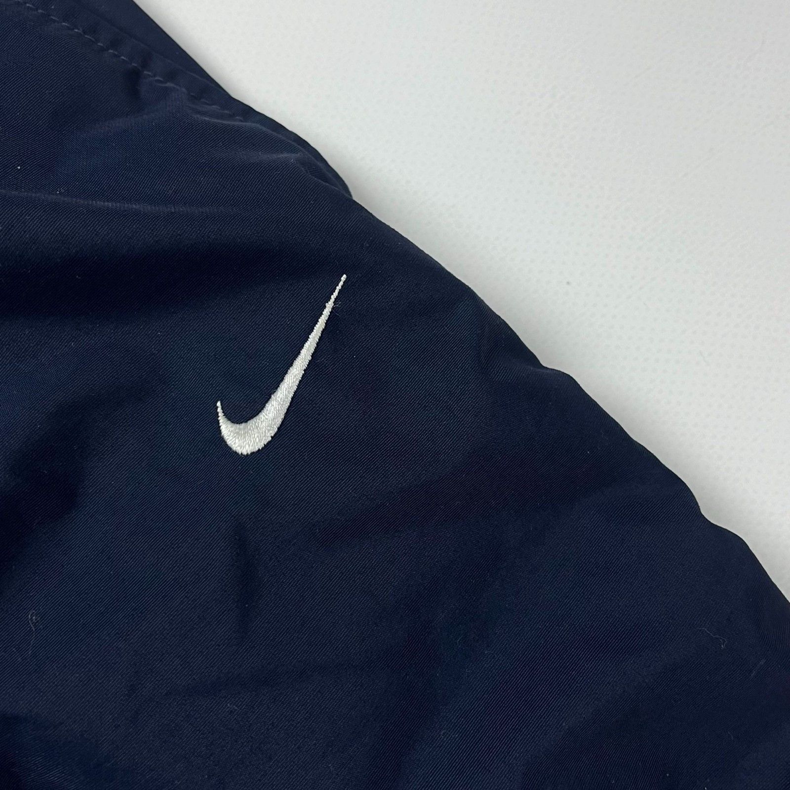 Nike Vintage Nike 90s Baggy Navy Nylon Shorts M Size US 32 / EU 48 - 2 Thumbnail