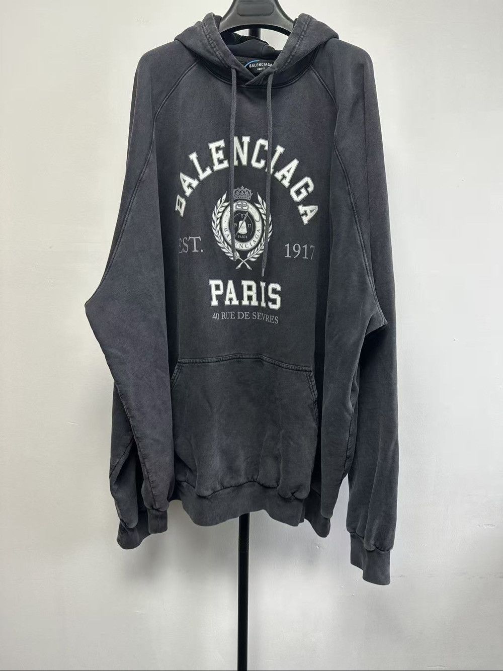 Balenciaga Balenciaga Paris Logo Hoodie Size L Size US L / EU 52-54 / 3 - 1 Thumbnail
