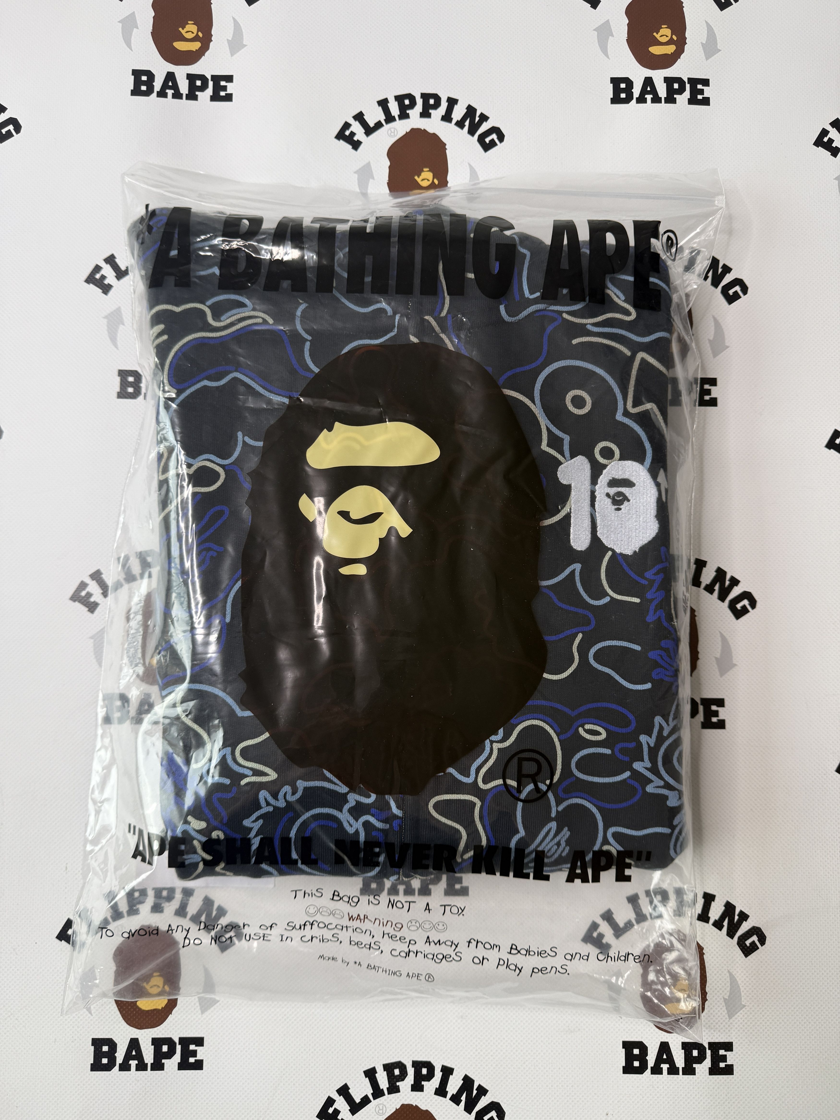 Bape BAPE X 88RISING GLOW IN THE DARK CAMO SHARK FULL ZIP HOODIE Size US L / EU 52-54 / 3 - 18 Thumbnail