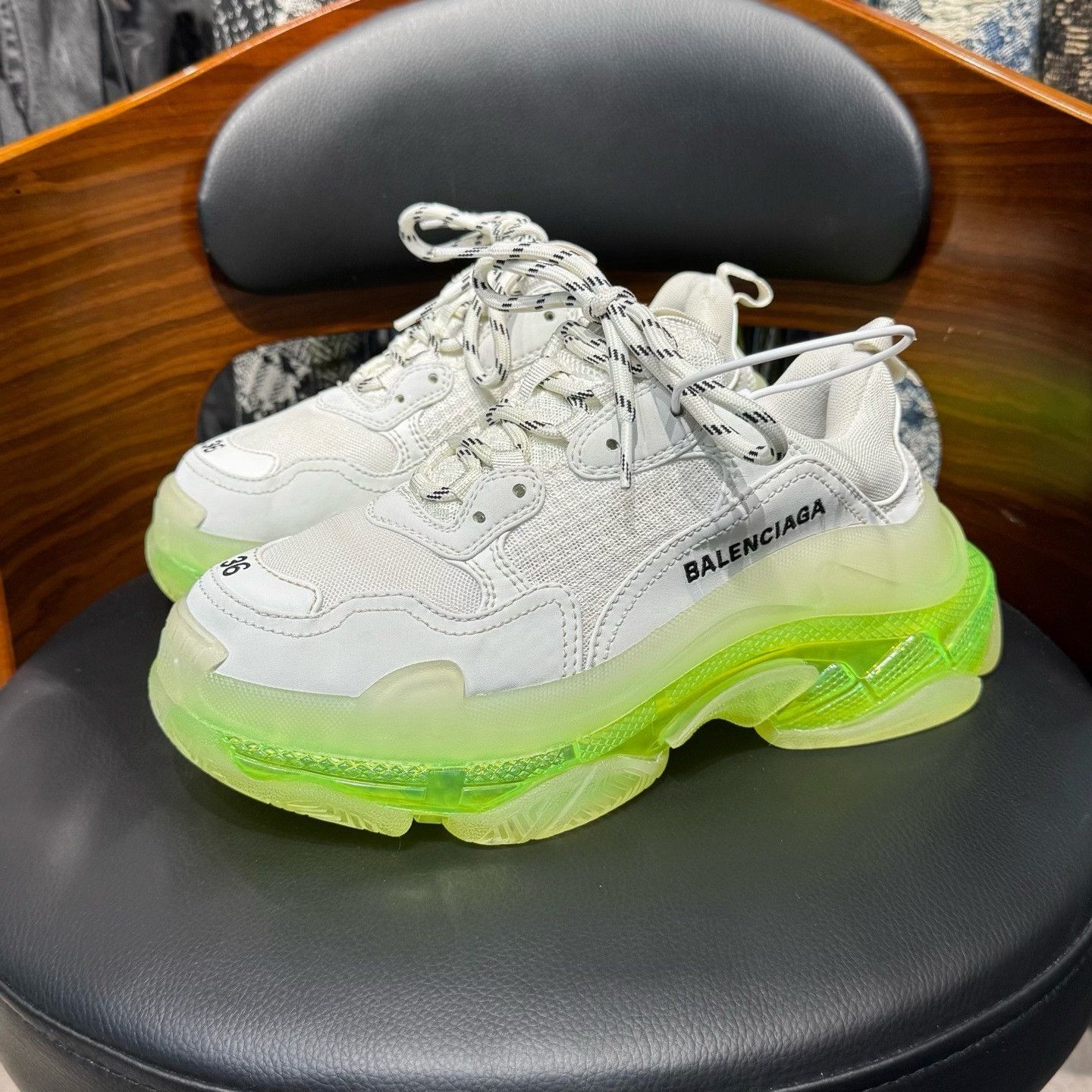 Balenciaga Balenciaga Green Lowtop Sneakers 36 Women Size US 6 / IT 36 - 1 Thumbnail
