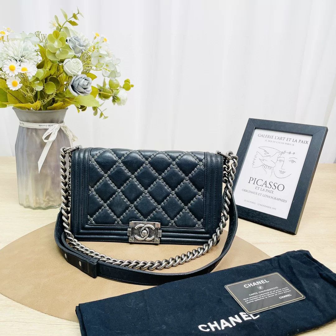 Chanel Pre-loved Bag Very good condition Size ONE SIZE - 1 Thumbnail
