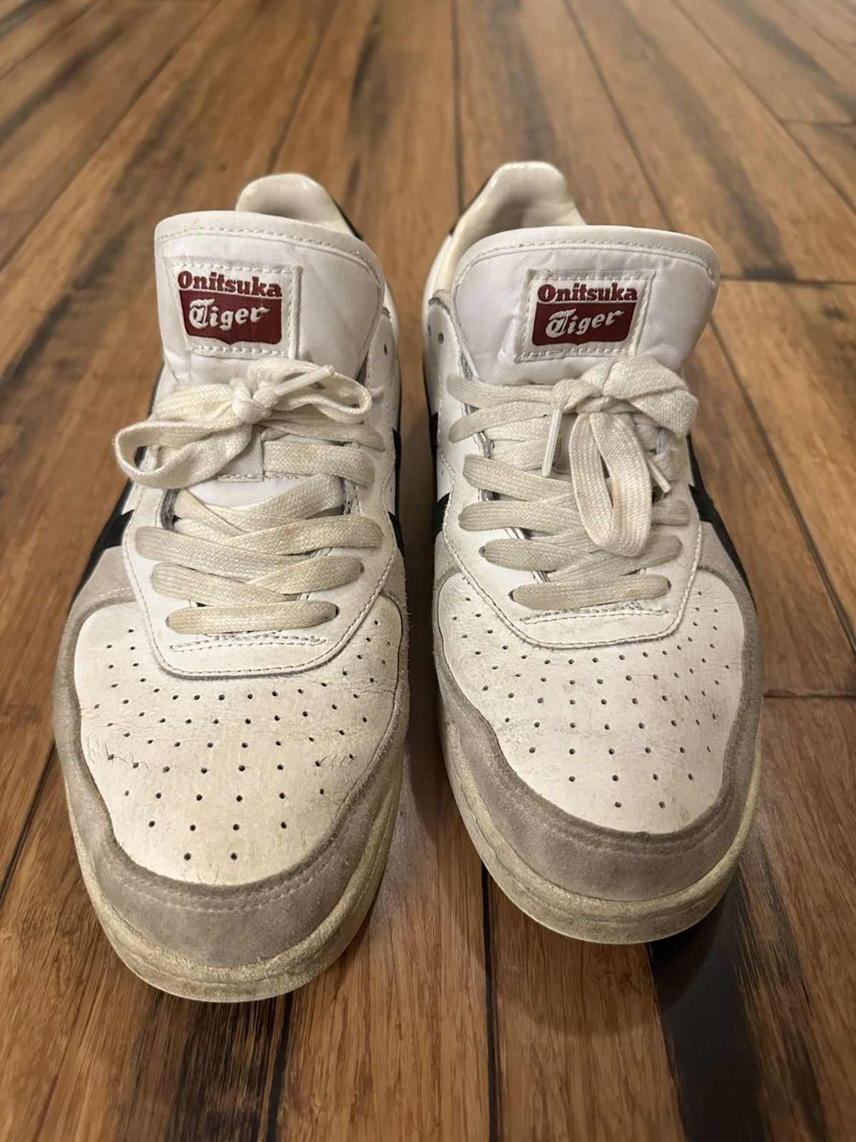 Onitsuka Tiger Onitsuka Tiger Cream Sneakers Size US 10 / EU 43 - 1 Thumbnail