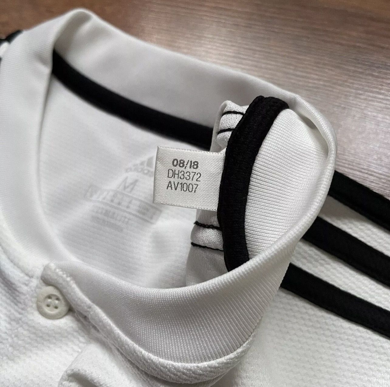 Adidas REAL MADRID ADIDAS 2018/2019 FOOTBALL HOME JERSEY #10 MODRIC Size US M / EU 48-50 / 2 - 7 Thumbnail