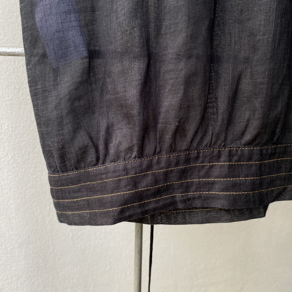 Kenzo Kenzo Black Sleeveless Blouse with Gold Embroidery Size M / US 6-8 / IT 42-44 - 5 Thumbnail