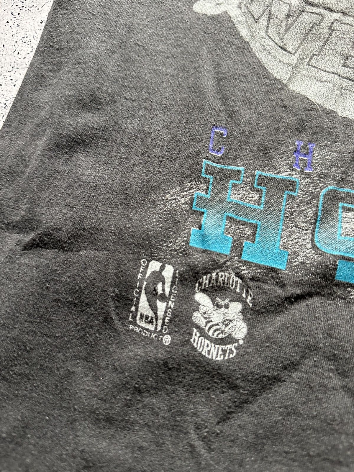 NBA 90s Vintage Magic Johnson Charlotte Hornets T-shirt Tee USA Size US XL / EU 56 / 4 - 4 Thumbnail