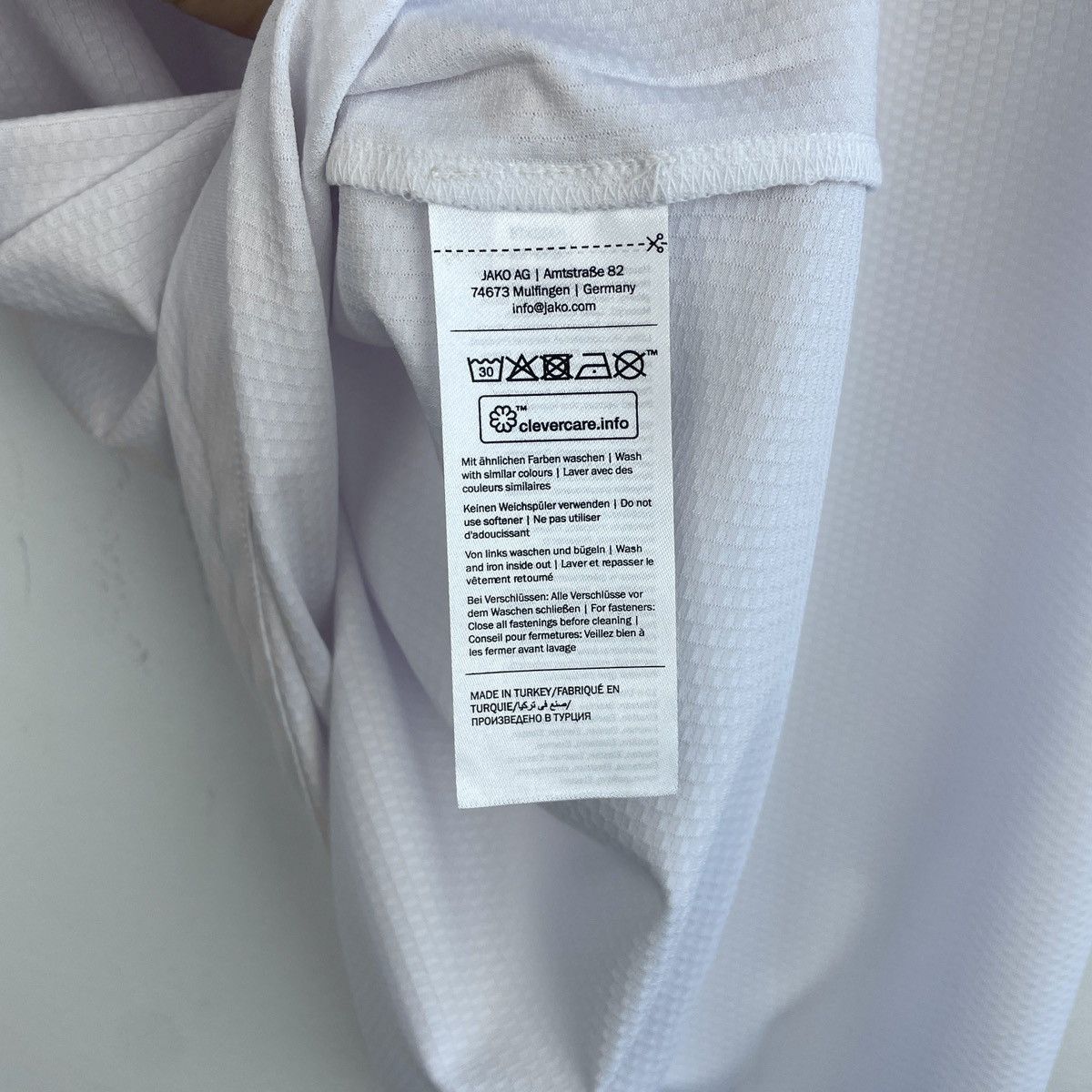 Other VfB Stuttgart Home Men’s Jersey Shirt 2024/2025 BNWT Size US XL / EU 56 / 4 - 12 Thumbnail