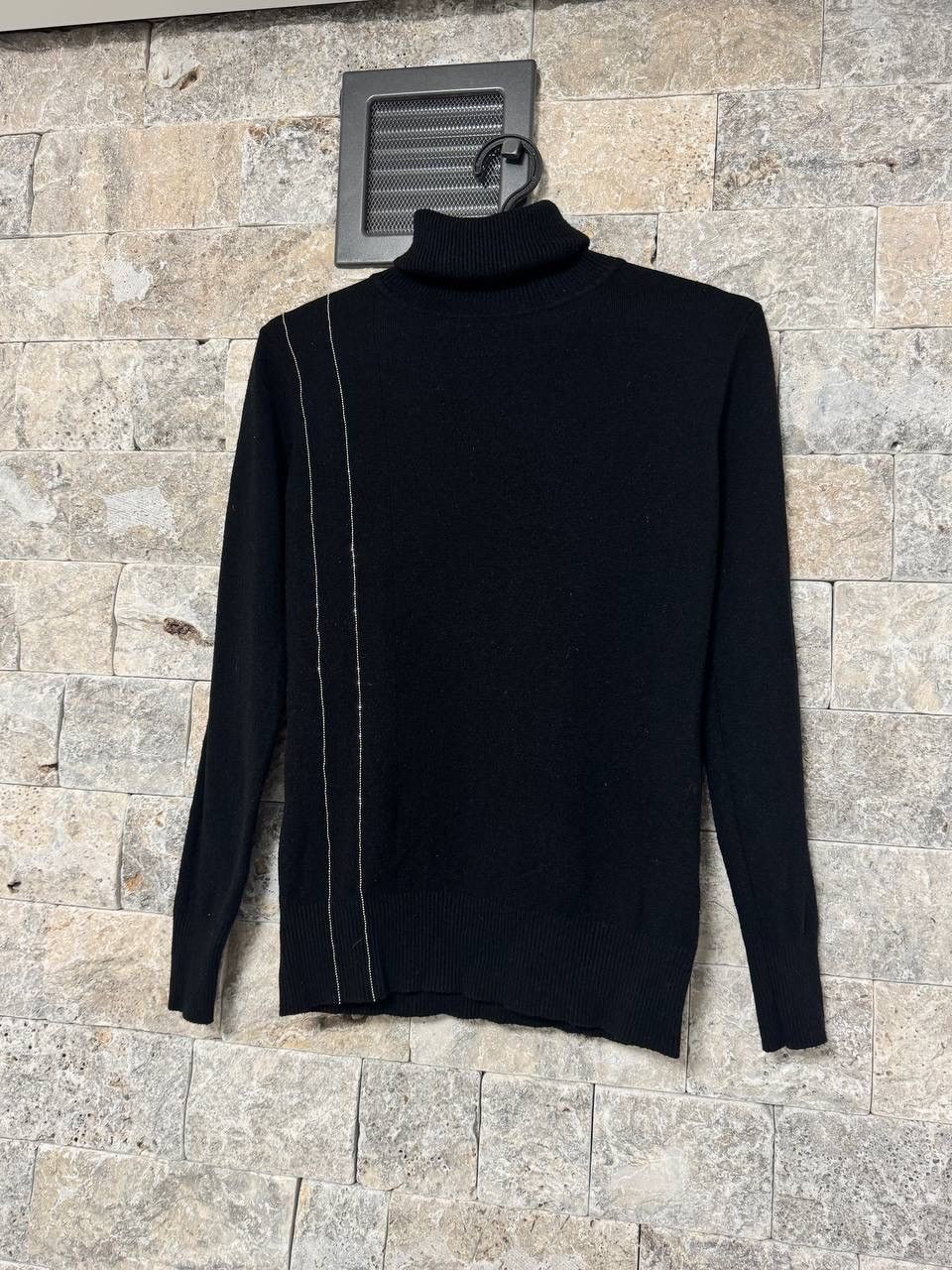 Brunello Cucinelli Brunello Cucinelli Cashmere Rhinestone Turtleneck Jumper Size XS / US 0-2 / IT 36-38 - 1 Thumbnail