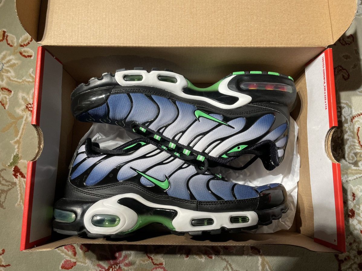 Nike Nike Air Max Plus Size US 9.5 / EU 42-43 - 2 Thumbnail
