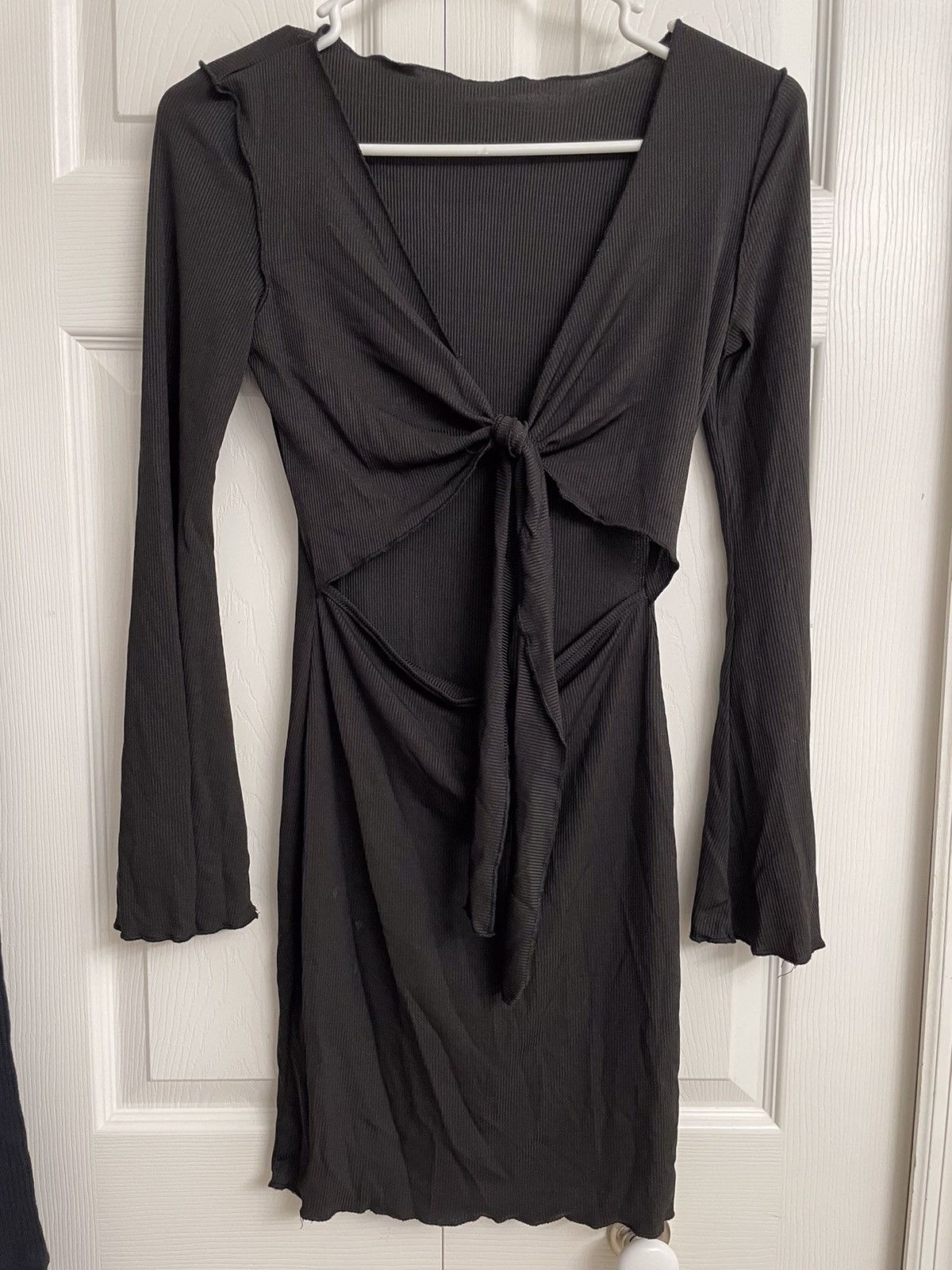 Vintage ROMWE Long Sleeve Black Dress With Stomach Slit XS Size XS / US 0-2 / IT 36-38 - 1 Thumbnail