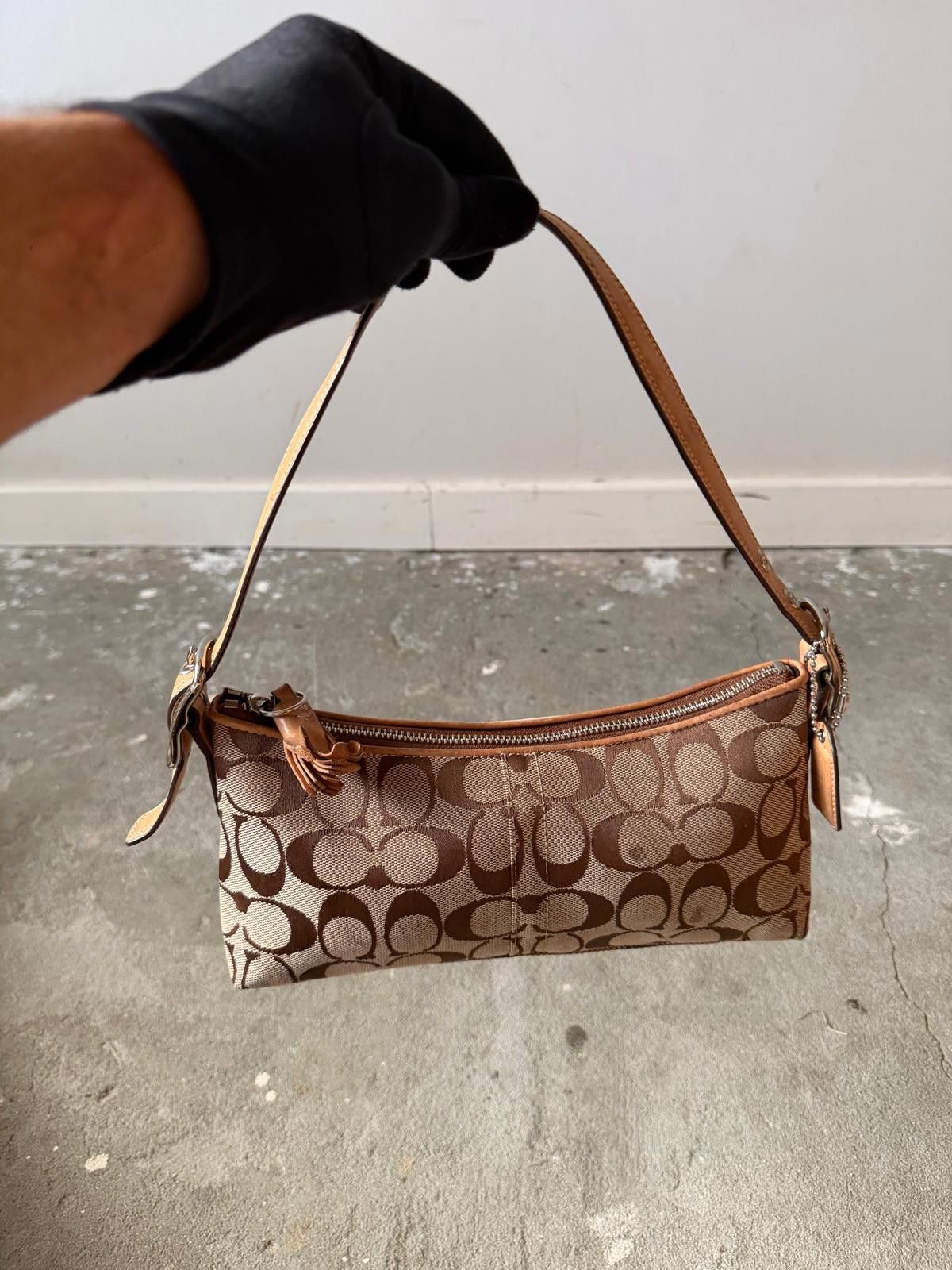 Coach Coach Signature Hampton Baguette Shoulder Bag Tan Size ONE SIZE - 4 Thumbnail