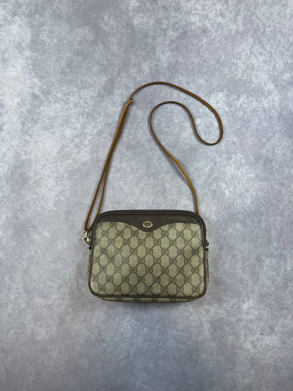 Vintage gucci monogram canvas crossbody bag hotsell