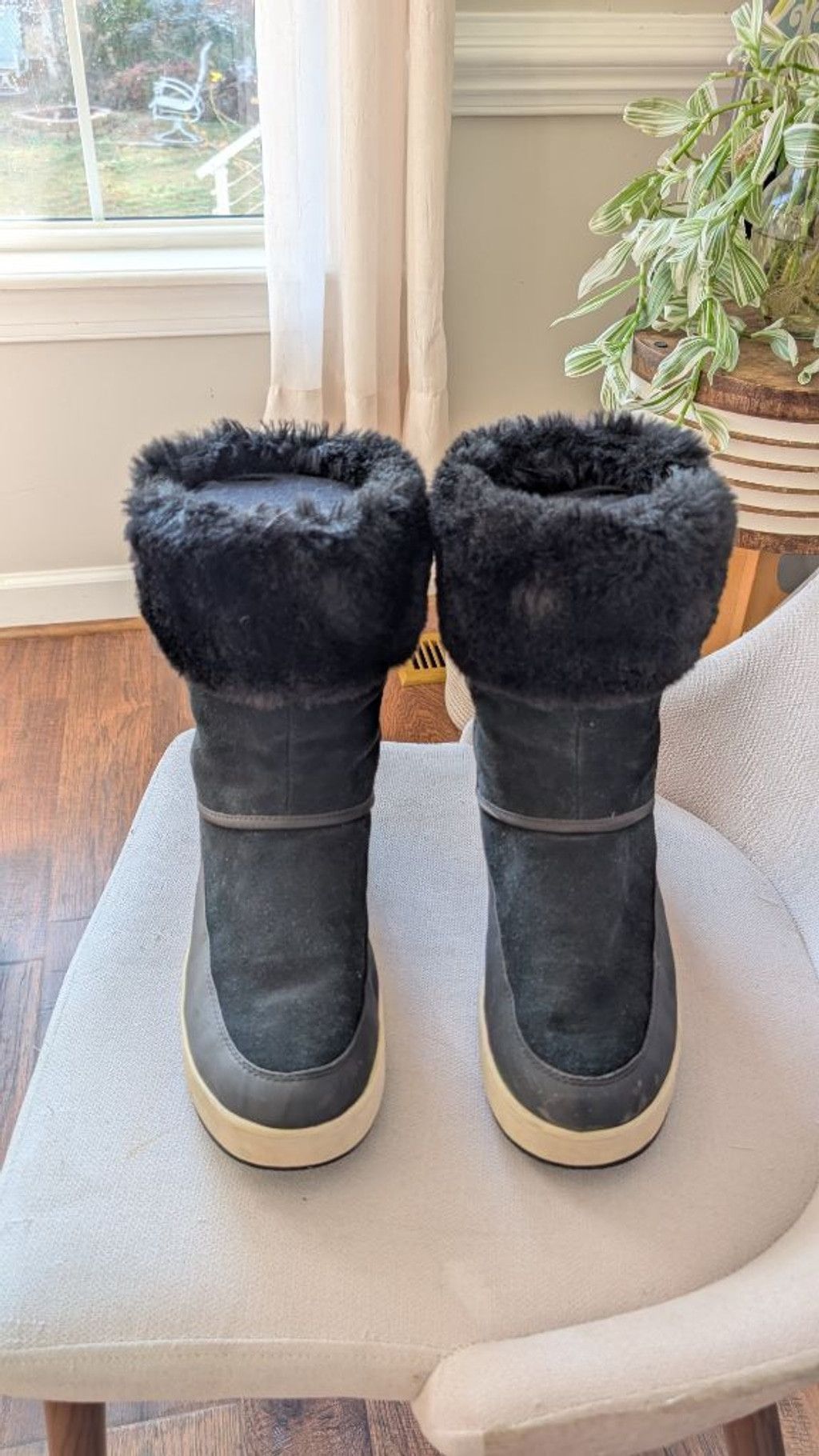Women's Koolaburra by UGG Black Winter Boots Size 10