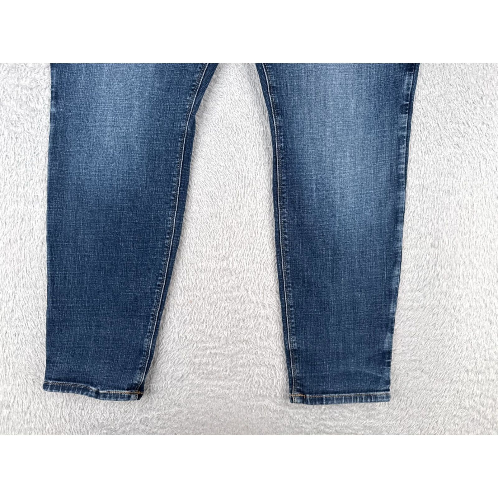 Lee Lee Jeans Women 18W Blue Denim Mid Rise Bootcut 5-Pocket Design Cotton Blend 39x28 Plus Size Size 40" / US 18 - 2 Thumbnail