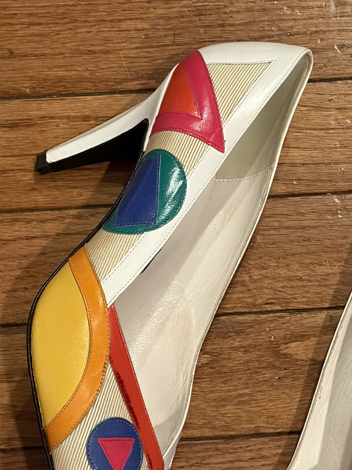 Stuart Weitzman Stuart Weitzman Vintage 8.5 Art Print Heels Size US 8.5 / IT 38.5 - 6 Thumbnail