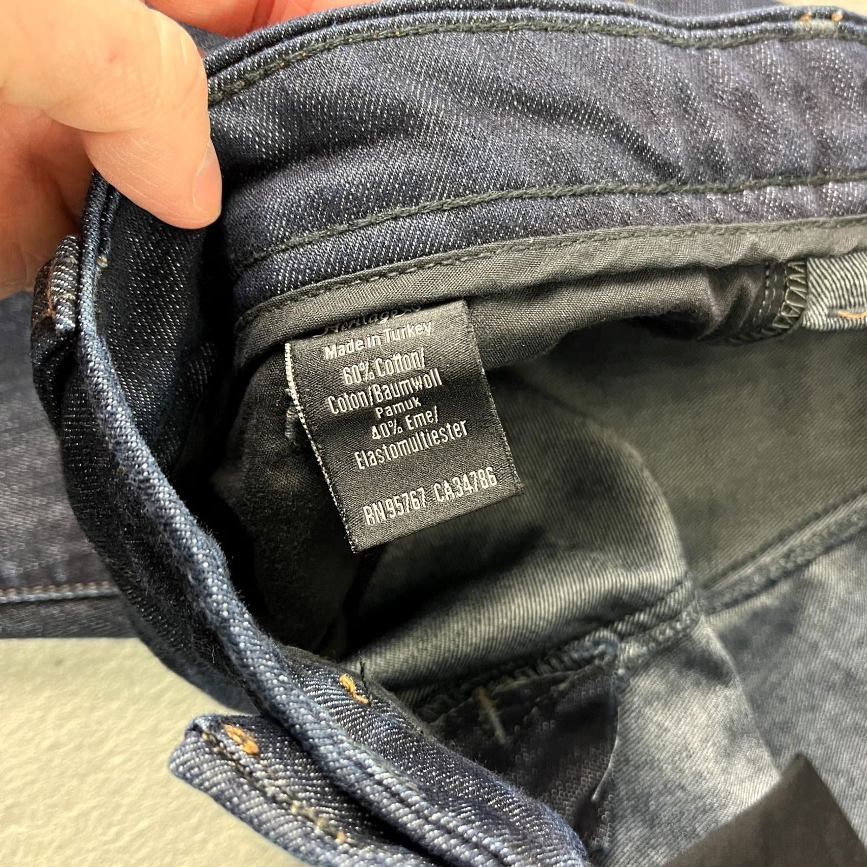 Vintage VINTAGE 34 Heritage Jeans Mens Regular Denim Blue 30x32 33 Inseam Tapered Dark Wash (Pattern: Solid) - Size US 30 / EU 46 - 5 Thumbnail