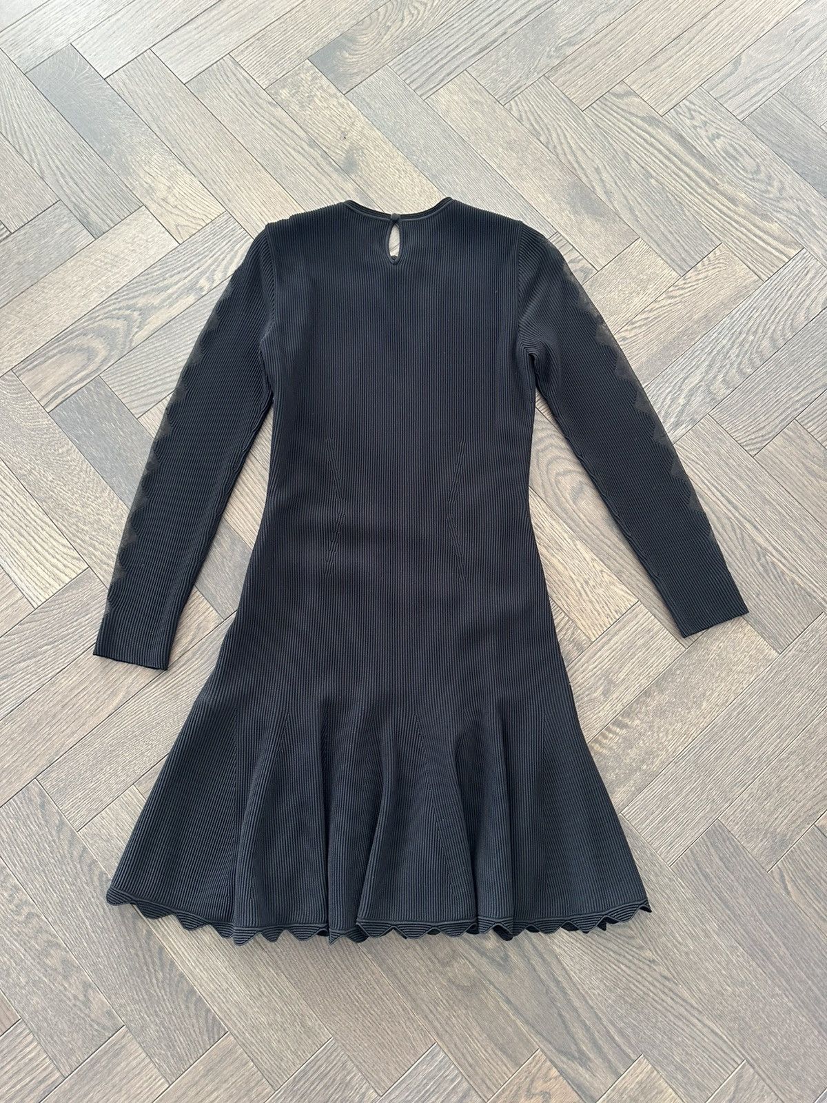 Alexander McQueen Alexander McQueen Black Fit and Flare Dress with lace Size L / US 10 / IT 46 - 6 Thumbnail