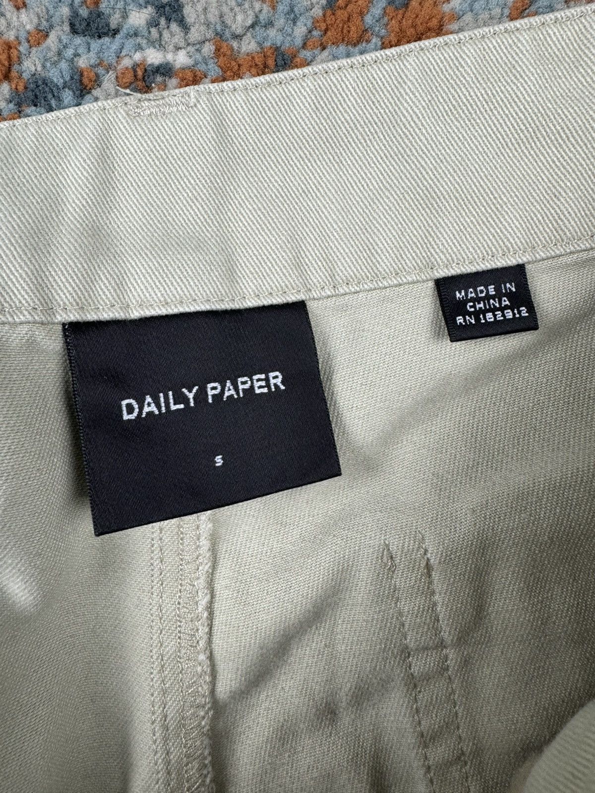 Daily Paper Daily Paper patchwork cargo style logo shorts earth tones Size US 30 / EU 46 - 10 Thumbnail