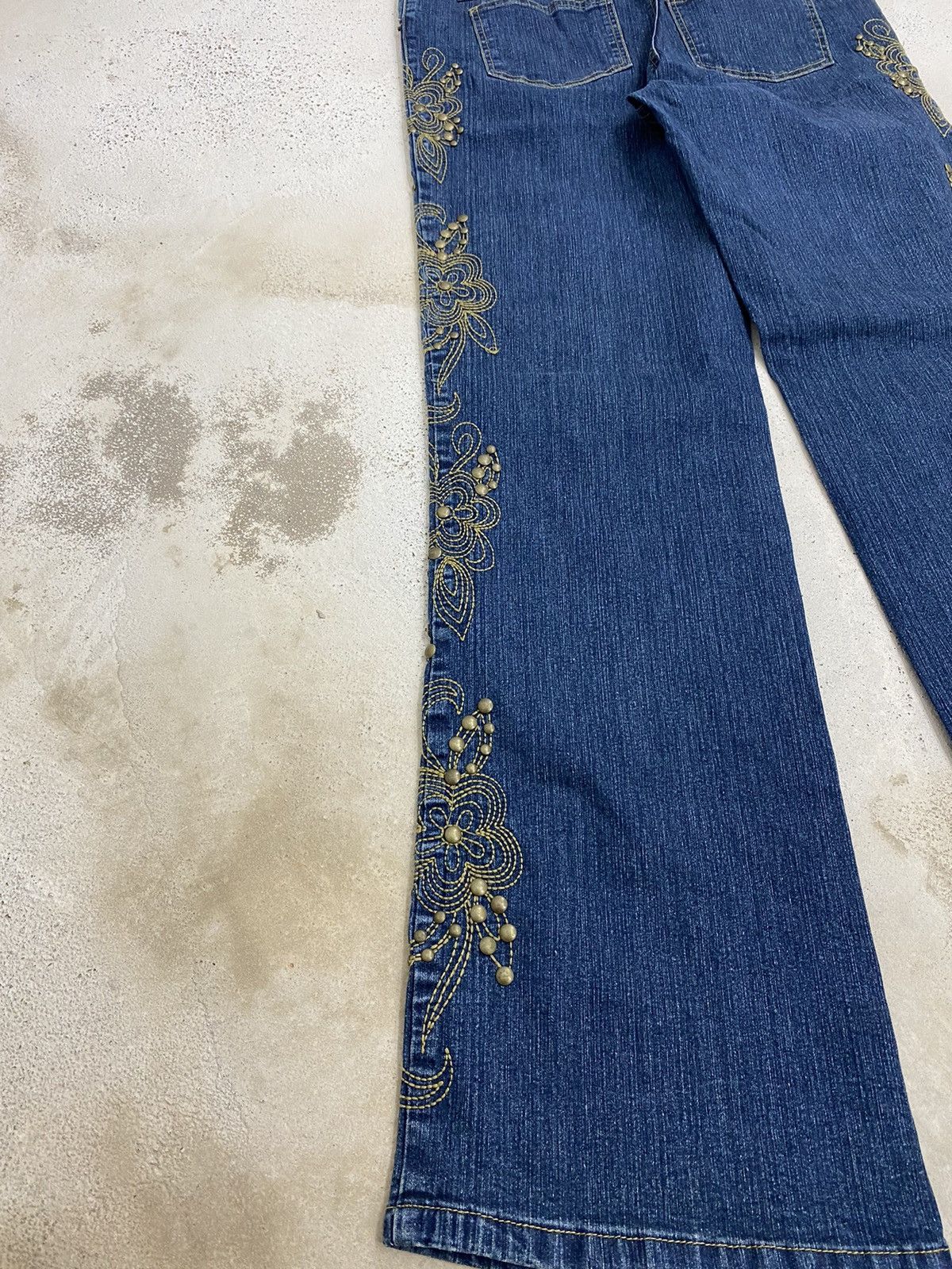 If Six Was Nine × Japanese Brand × Le Grande Bleu (L.G.B.) Flare Andre Denim Floral Embroidery Boho Chic Style Elegant Size US 31 - 13 Thumbnail