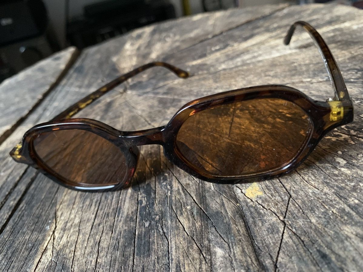 Vintage Vintage tortoise shell sunglasses Size ONE SIZE - 2 Thumbnail
