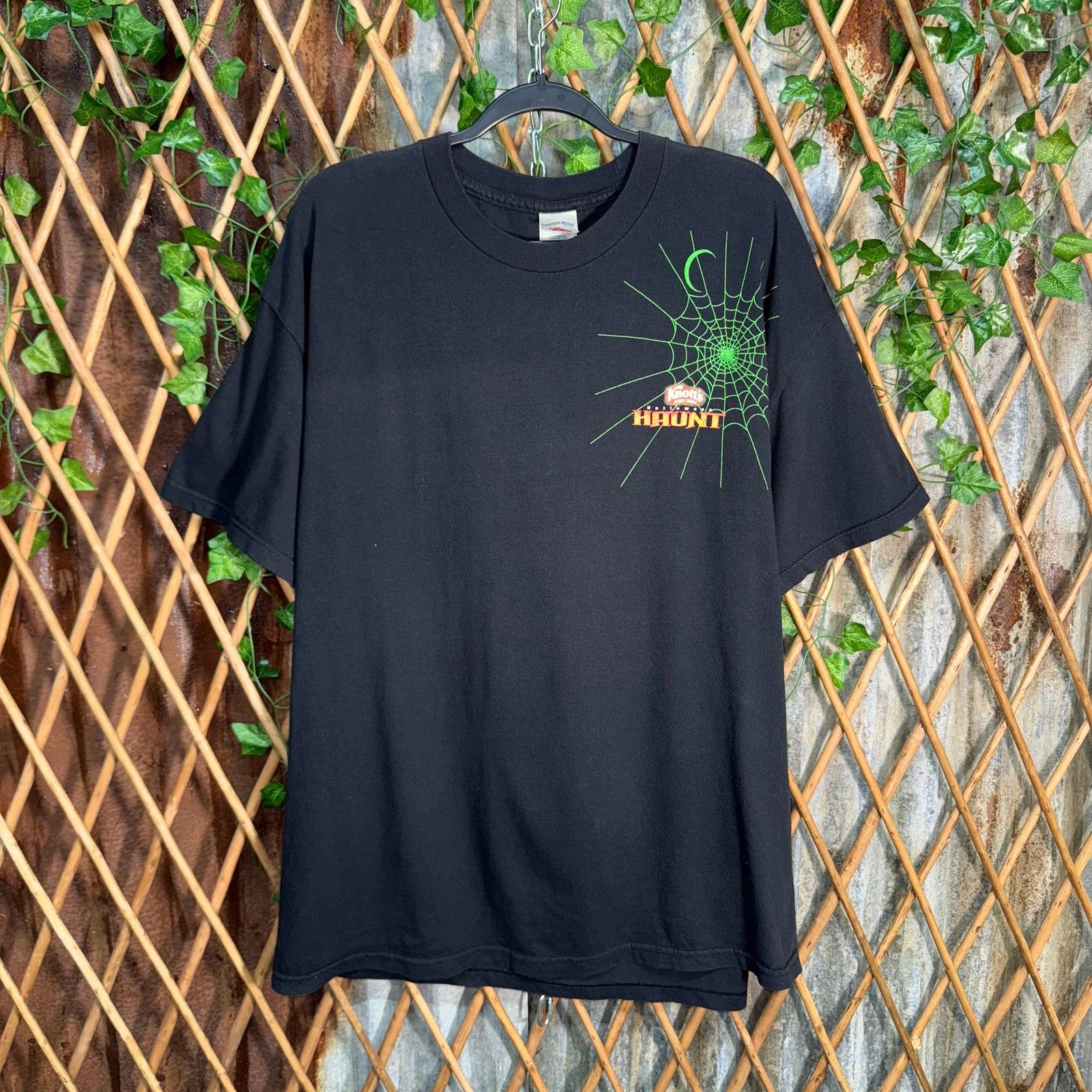 Vintage Vintage Y2K Knott Berry scary Farm fire zombie spiderweb tee Size US XL / EU 56 / 4 - 2 Thumbnail