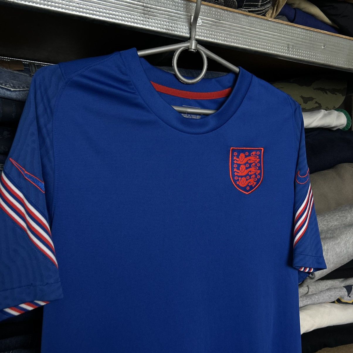 Nike Mens Nike FC England Home Training soccer jersey size S Size US S / EU 44-46 / 1 - 2 Thumbnail