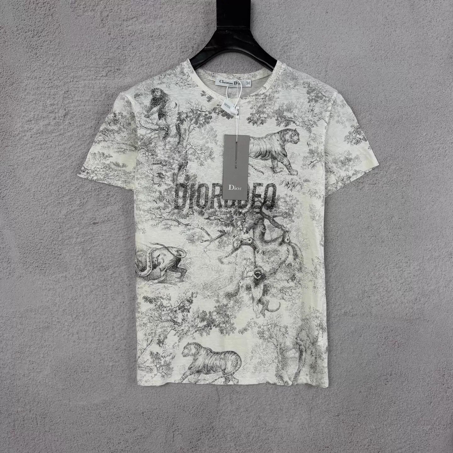 Dior Dior White Zoo Print Letter S/S Tee S Size S / US 4 / IT 40 - 1 Thumbnail