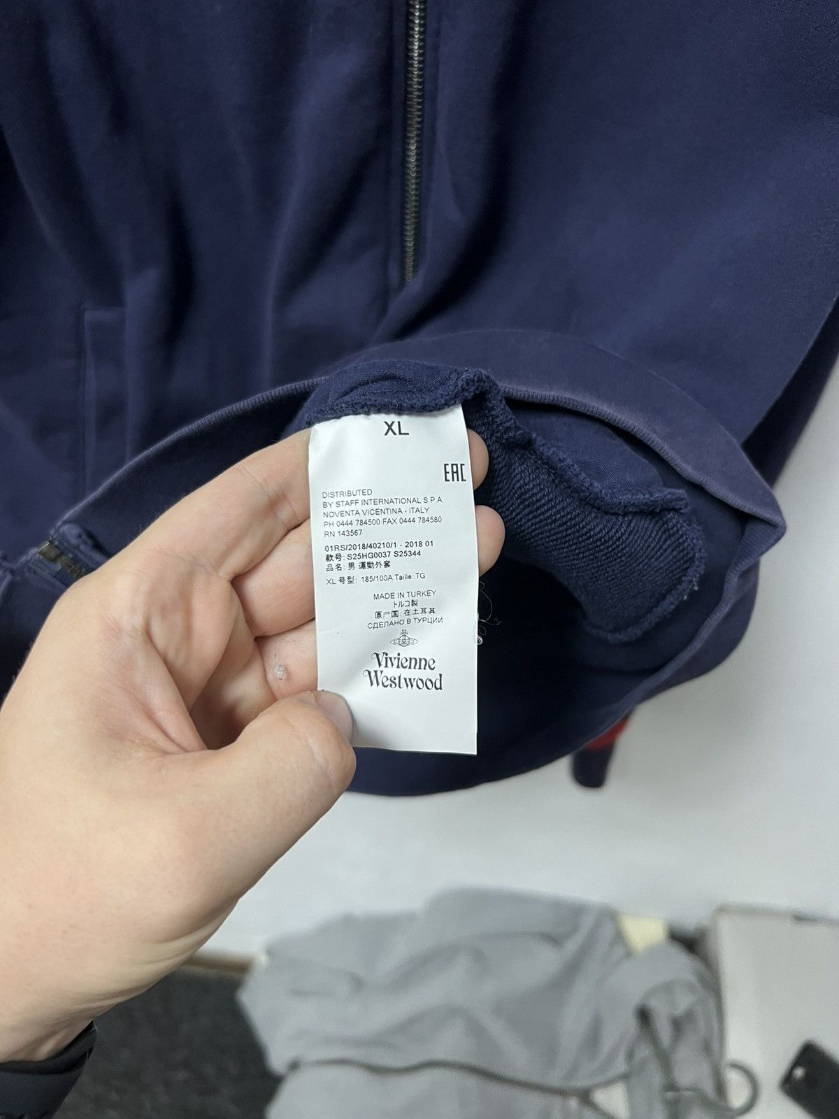 Vivienne Westwood Vintage Vivienne Westwood Zip Hoodie Orb Small Logo Size US XL / EU 56 / 4 - 4 Thumbnail