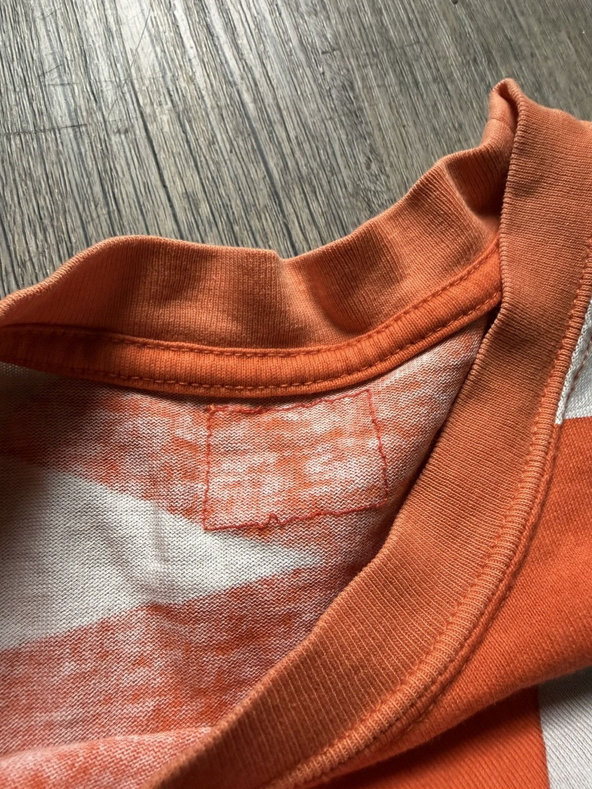 Undercover 2000s Undercover orange t-shirt Size US L / EU 52-54 / 3 - 5 Thumbnail