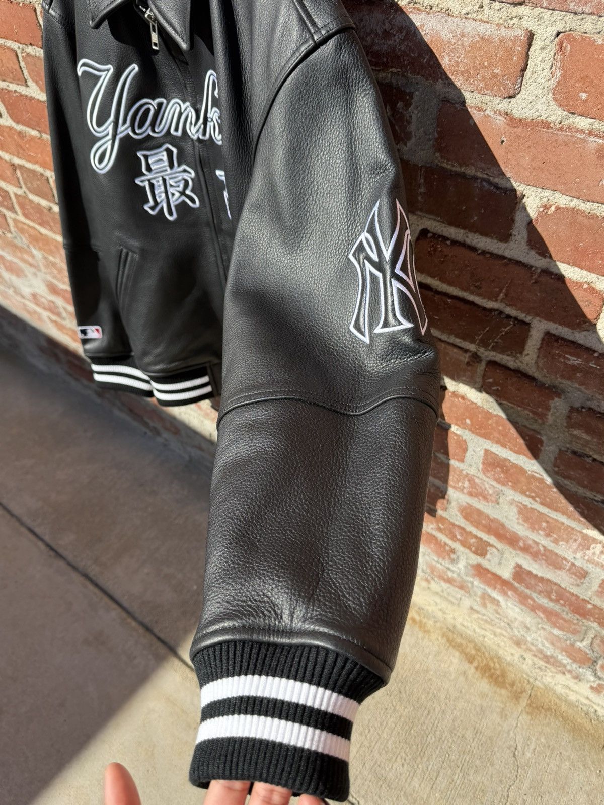 New York Yankees × Supreme Supreme Yankee Kanji Leather Varsity Jacket Size Large Size US L / EU 52-54 / 3 - 3 Thumbnail