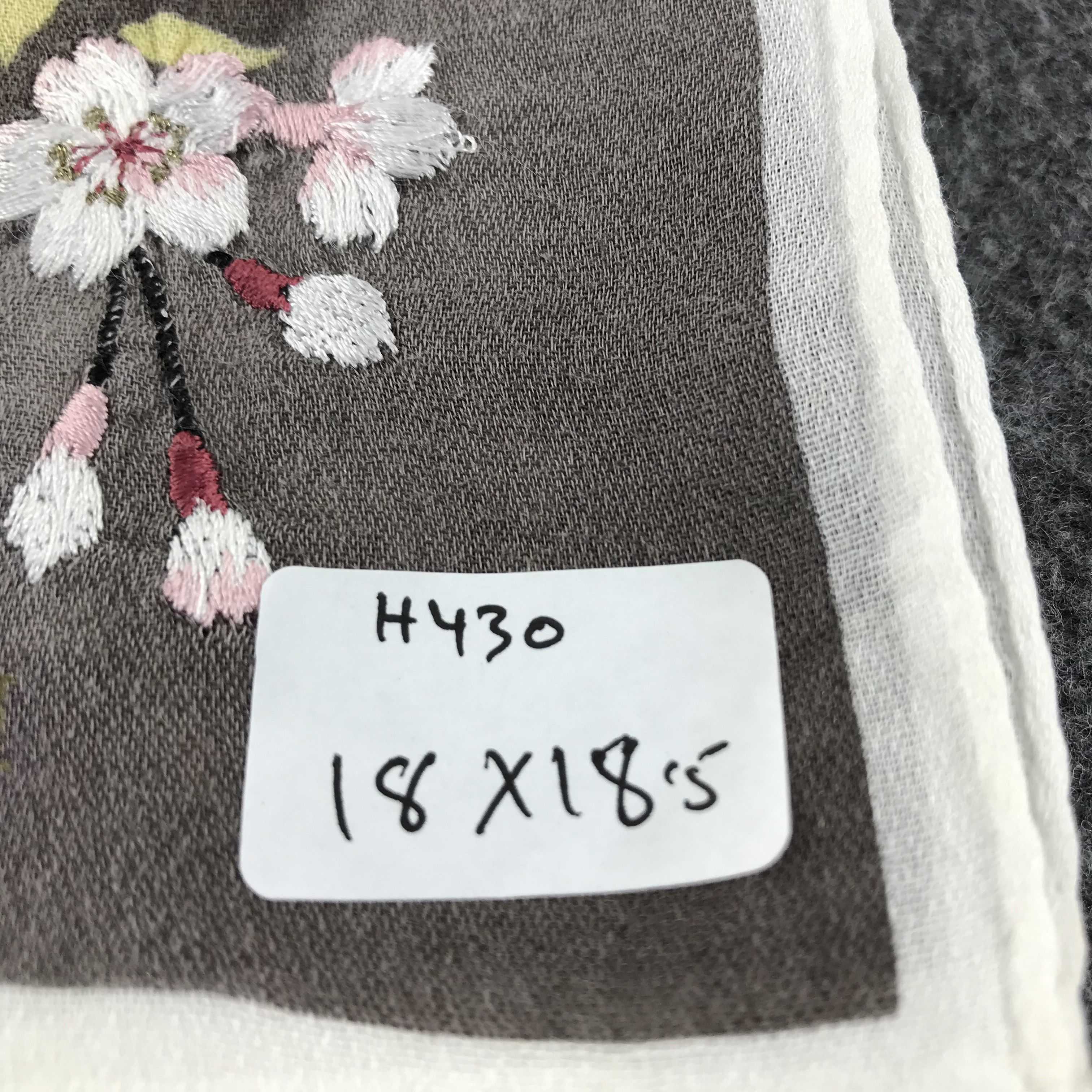 Hanae Mori Hanae Mori Embroidery Handkerchief Neckerchief Bandana H430 Size ONE SIZE - 8 Thumbnail