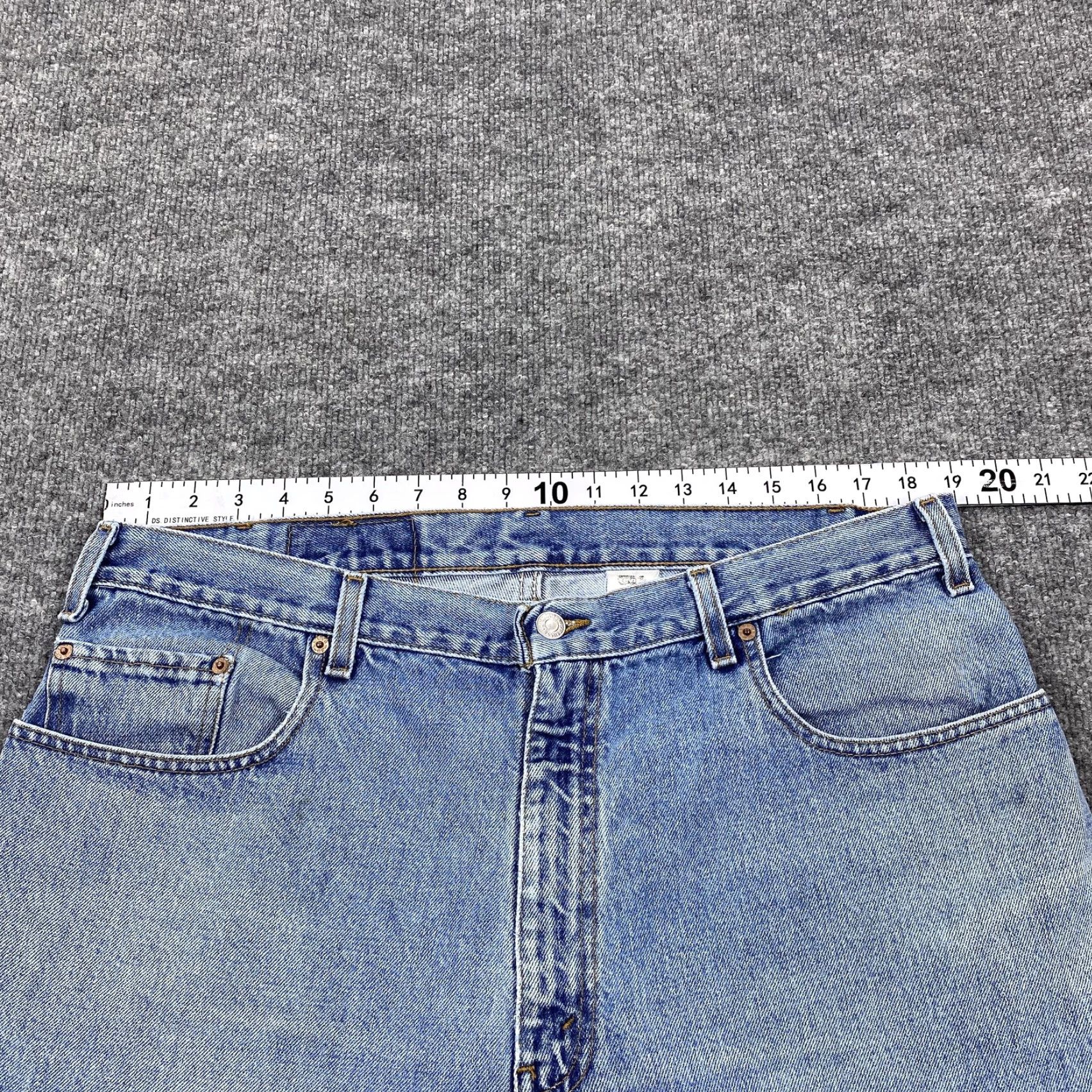 Levi's VINTAGE Levi's 560 Jeans Mens 38x30 Light Wash Blue Relaxed Tapered Denim USA Jeans Mens 38x30 Light Wash Blue Relaxed Tapered Denim USA Size US 38 / EU 54 - 7 Thumbnail