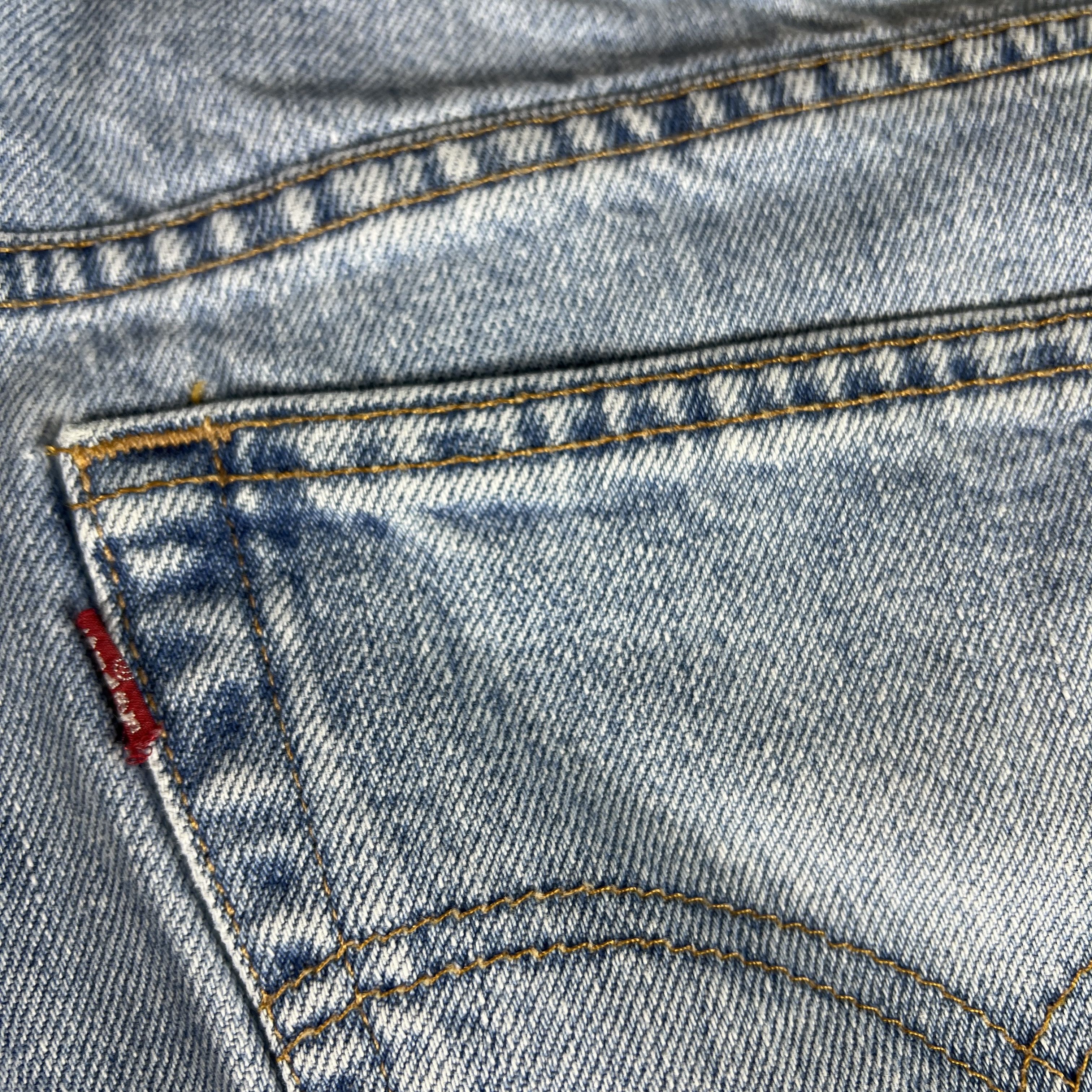 Levi's × Vintage VTG 90s Levi's Jeans 550 Relaxed Light Blue Cotton Denim Size US 36 / EU 52 - 12 Thumbnail